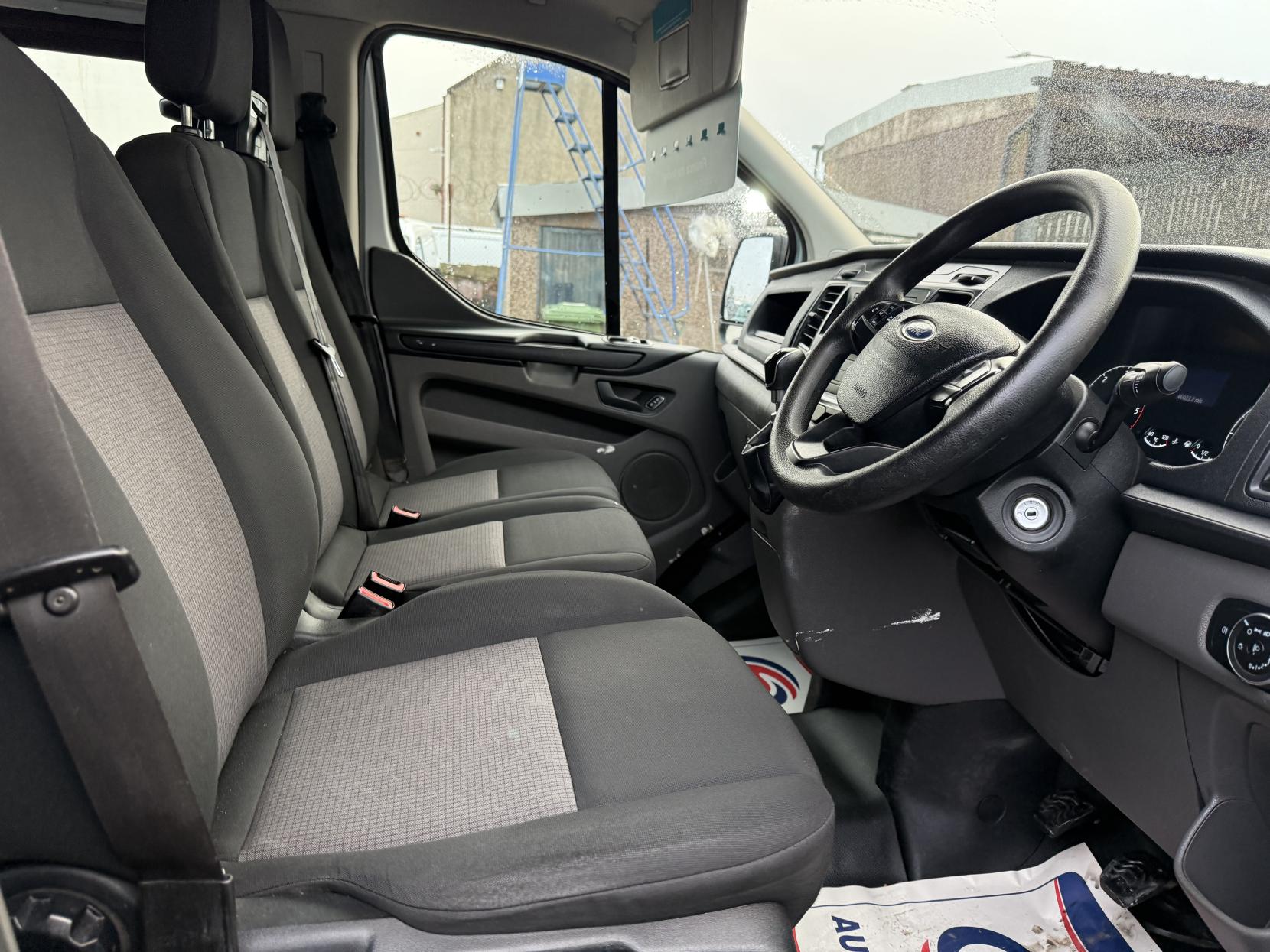 Ford Transit Custom 2.0 320 EcoBlue Crew Van Double Cab 5dr Diesel Manual L2 H1 Euro 6 (6 Seat) (130 ps)
