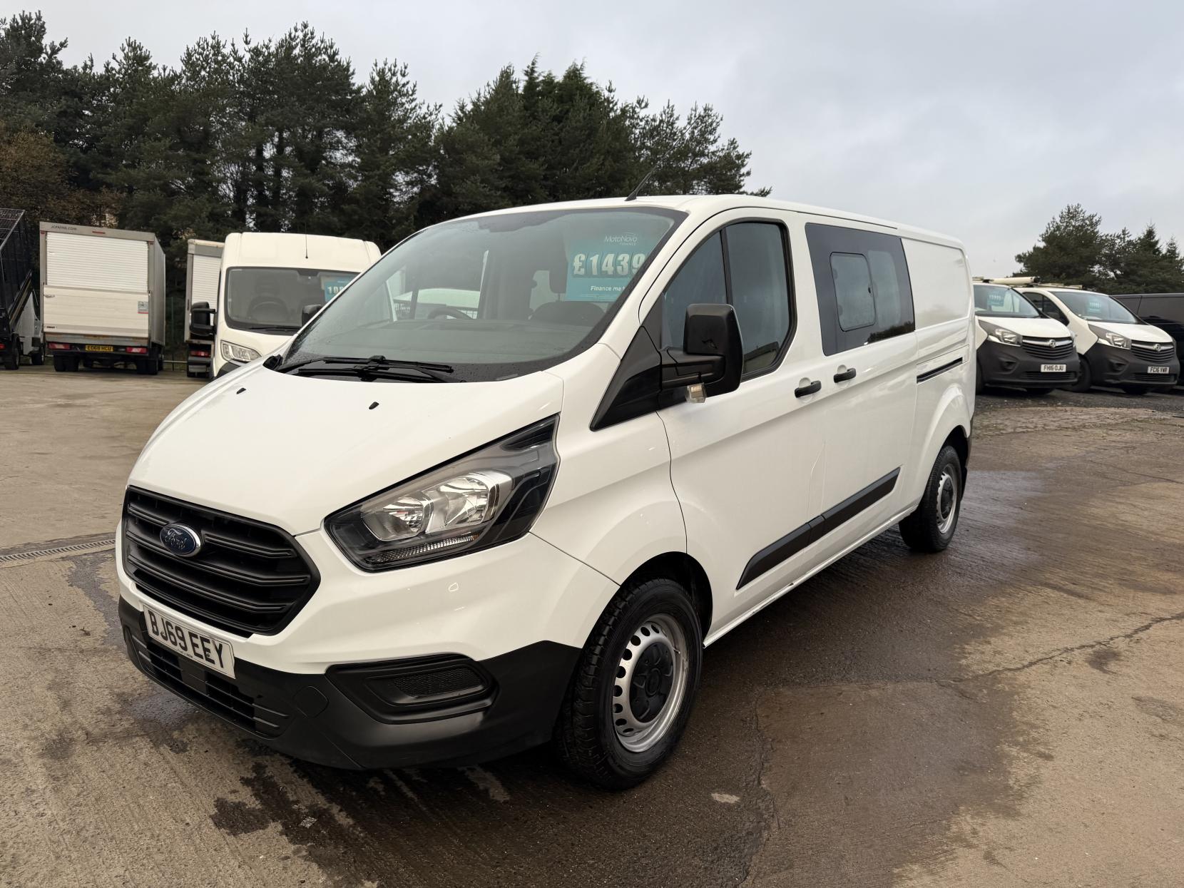 Ford Transit Custom 2.0 320 EcoBlue Crew Van Double Cab 5dr Diesel Manual L2 H1 Euro 6 (6 Seat) (130 ps)