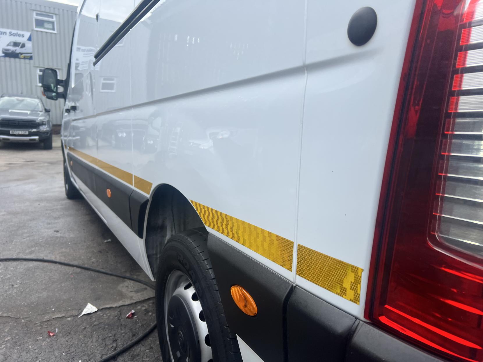 Vauxhall Movano 2.3 CDTi 3500 BiTurbo Edition Panel Van 5dr Diesel Manual FWD L3 H2 Euro 6 (135 ps)