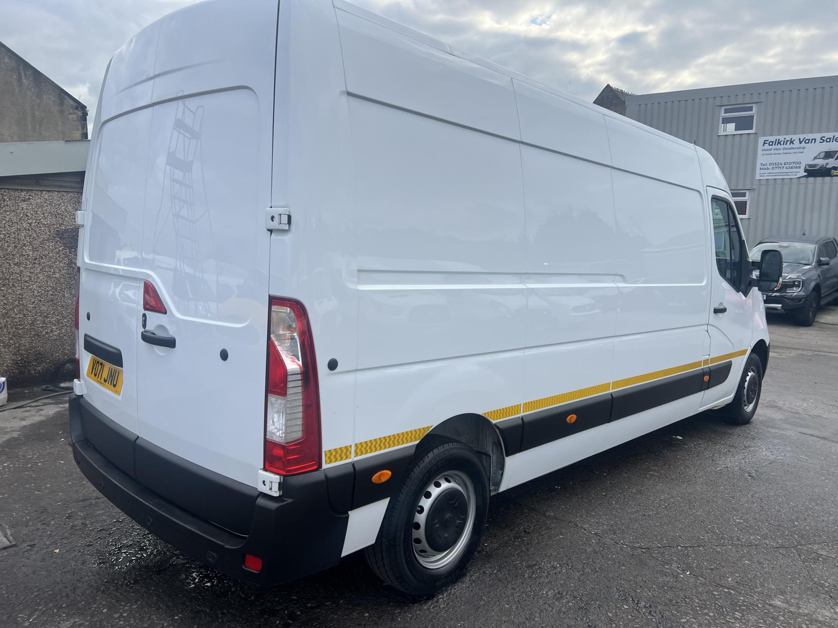 Vauxhall Movano 2.3 CDTi 3500 BiTurbo Edition Panel Van 5dr Diesel Manual FWD L3 H2 Euro 6 (135 ps)