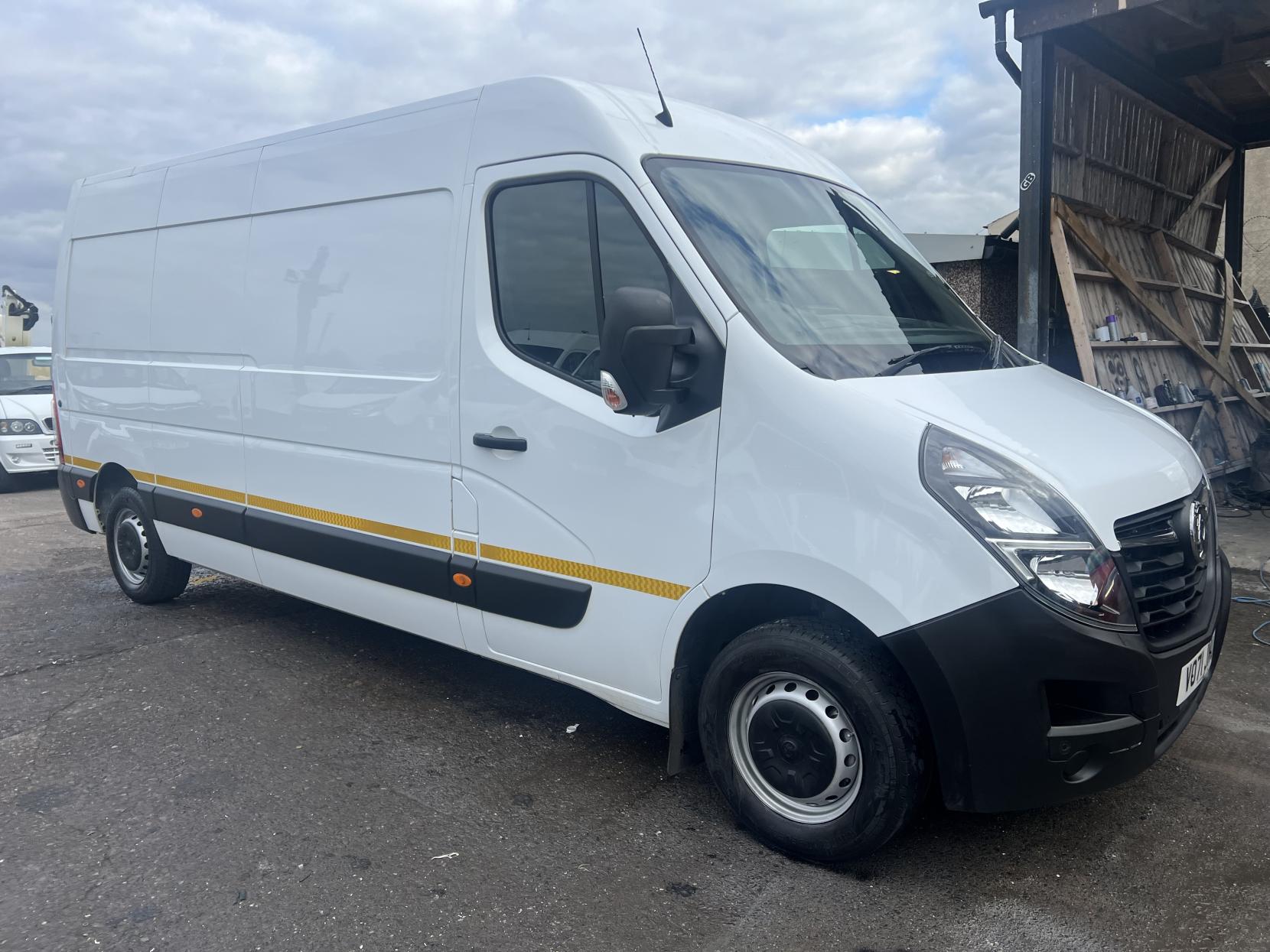 Vauxhall Movano 2.3 CDTi 3500 BiTurbo Edition Panel Van 5dr Diesel Manual FWD L3 H2 Euro 6 (135 ps)