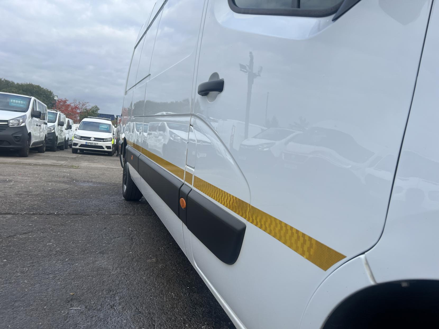 Vauxhall Movano 2.3 CDTi 3500 BiTurbo Edition Panel Van 5dr Diesel Manual FWD L3 H2 Euro 6 (135 ps)