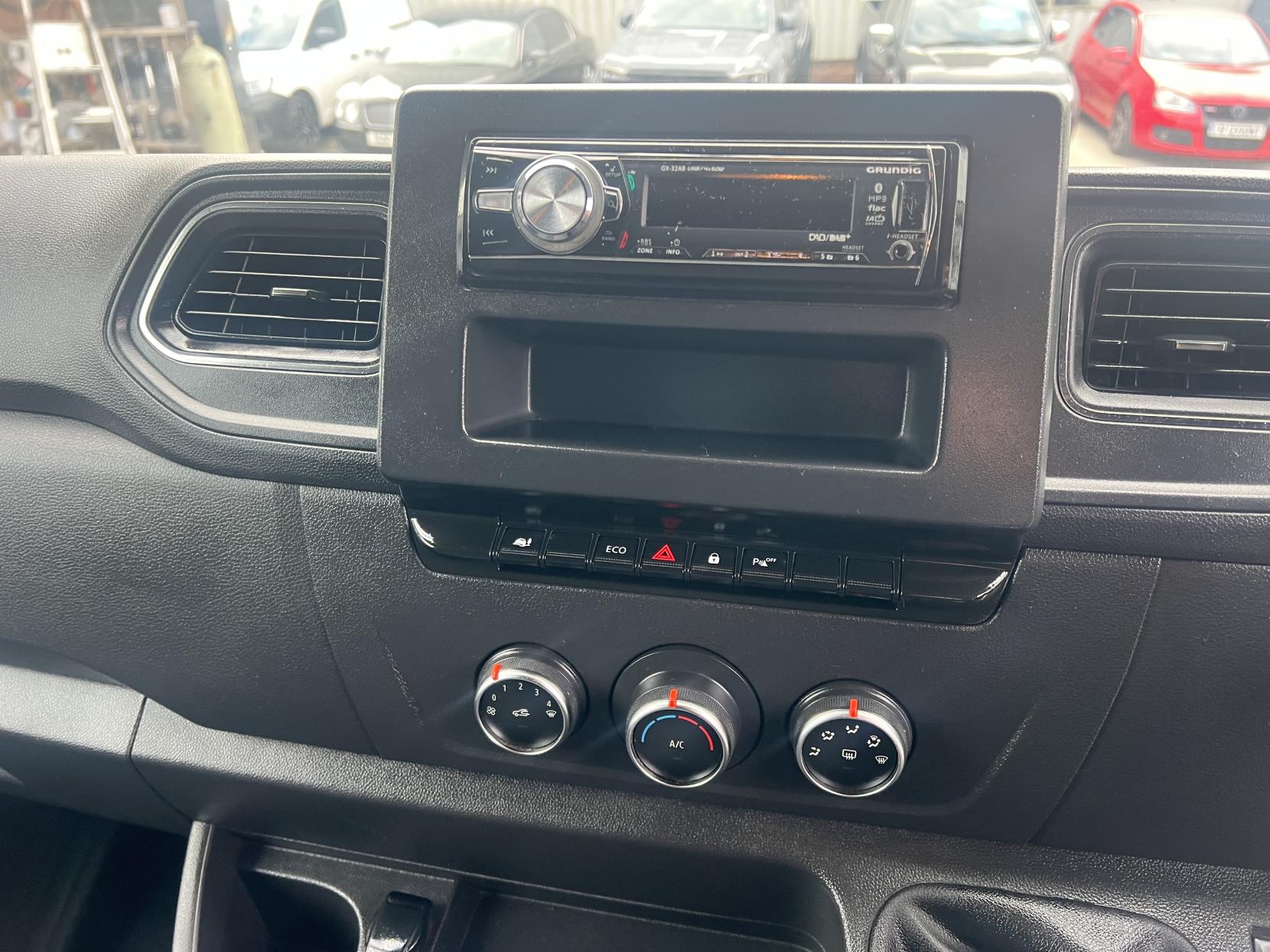 Vauxhall Movano 2.3 CDTi 3500 BiTurbo Edition Panel Van 5dr Diesel Manual FWD L3 H2 Euro 6 (135 ps)