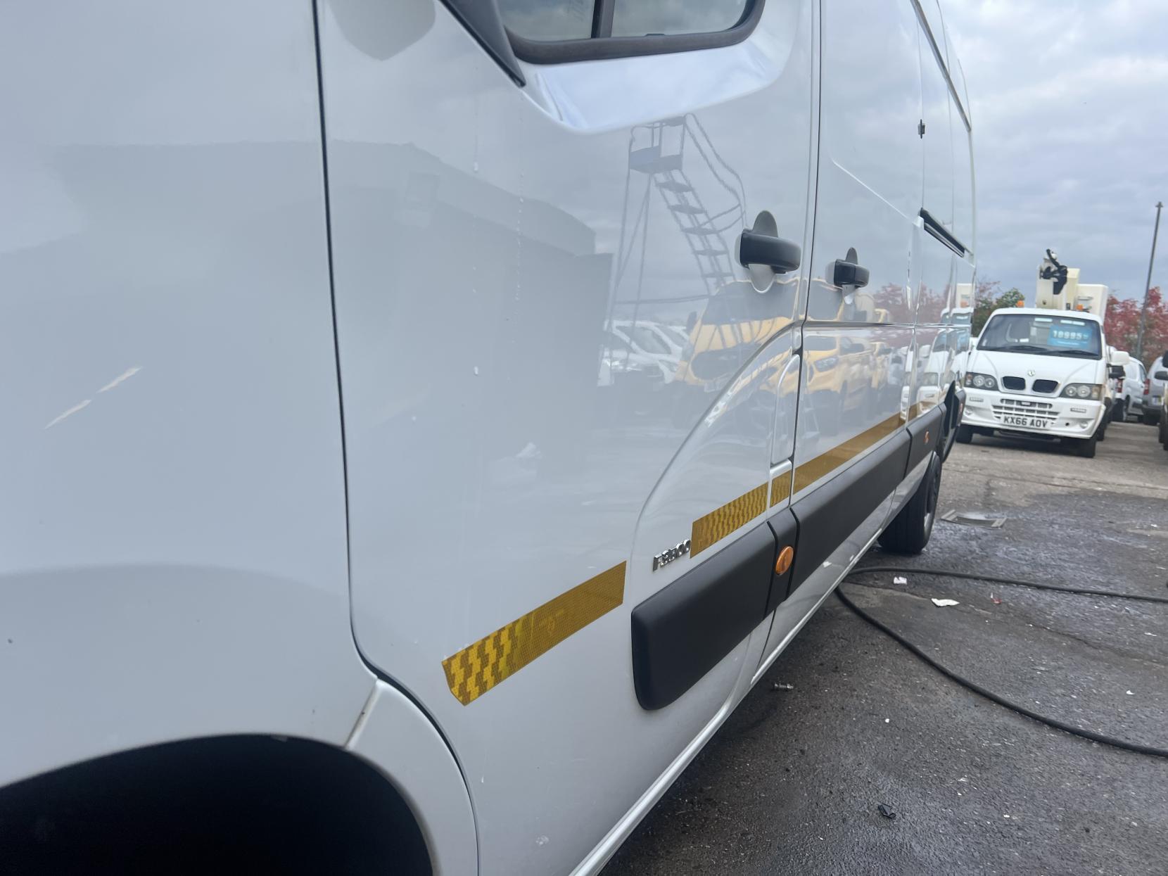 Vauxhall Movano 2.3 CDTi 3500 BiTurbo Edition Panel Van 5dr Diesel Manual FWD L3 H2 Euro 6 (135 ps)