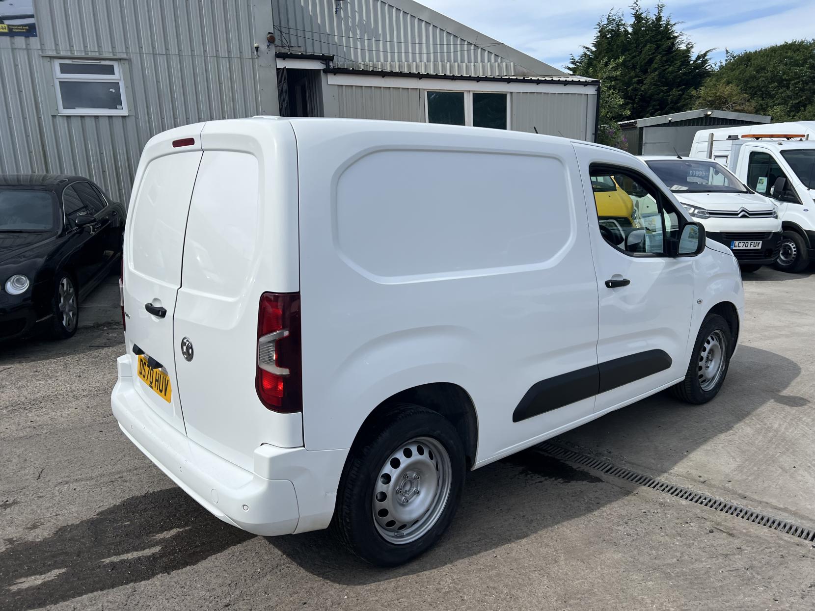 Vauxhall Combo 1.6 Turbo D 2300 Sportive Panel Van 4dr Diesel Manual L1 H1 Euro 6 (s/s) (100 ps)