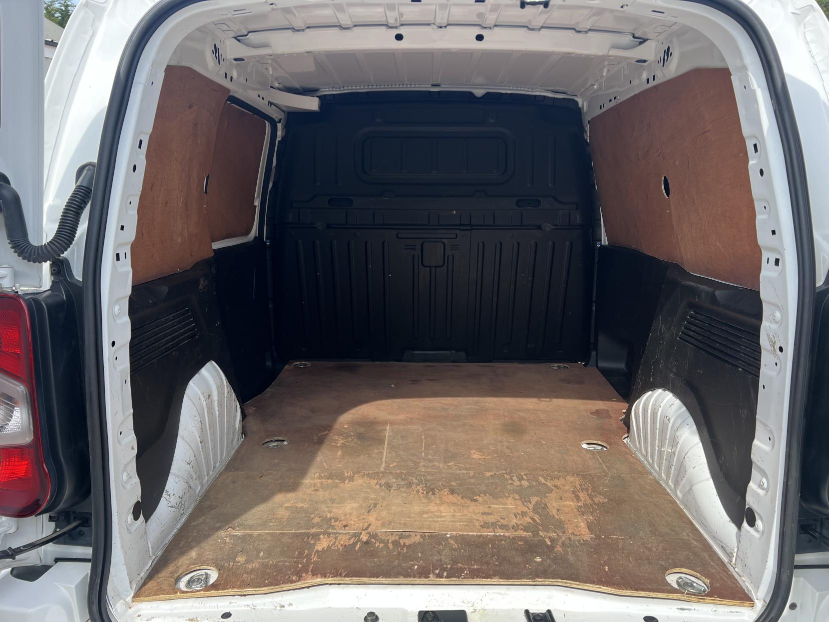 Vauxhall Combo 1.6 Turbo D 2300 Sportive Panel Van 4dr Diesel Manual L1 H1 Euro 6 (s/s) (100 ps)