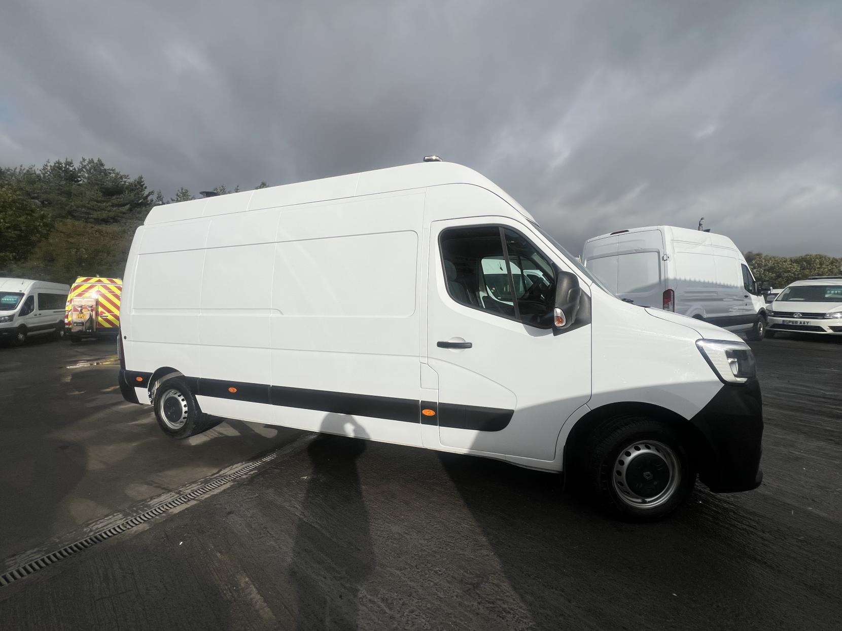 Renault Master 2.3 dCi ENERGY 35 Business Panel Van 4dr Diesel Manual FWD LWB High Roof Euro 6 (s/s) (150 bhp)