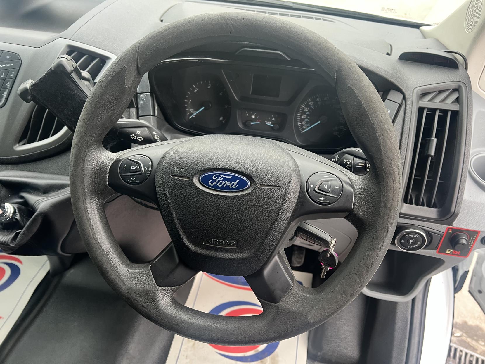 Ford Transit 2.0 350 EcoBlue Chassis Cab 2dr Diesel Manual FWD L2 H1 Euro 6 (105 ps)