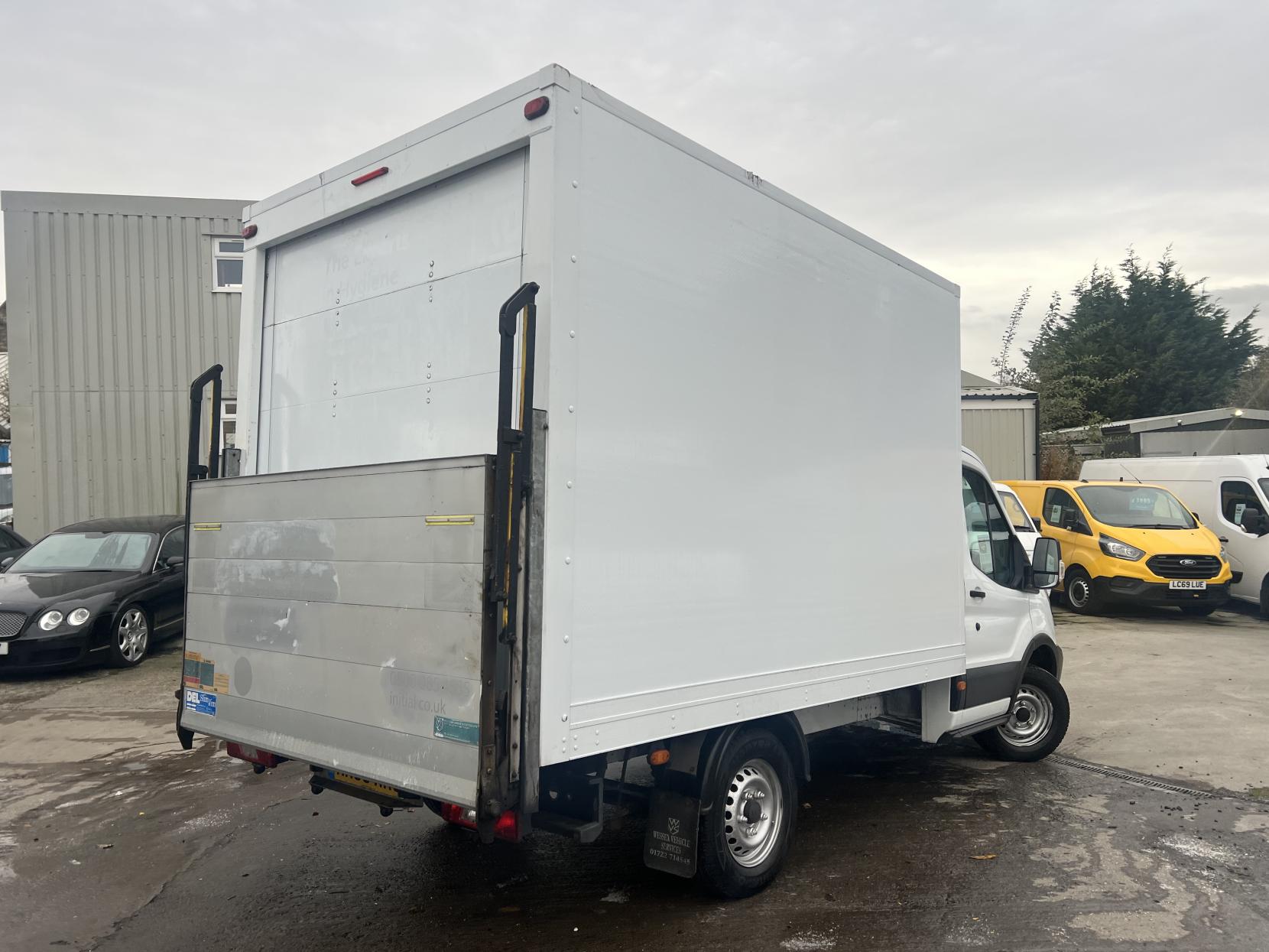 Ford Transit 2.0 350 EcoBlue Chassis Cab 2dr Diesel Manual FWD L2 H1 Euro 6 (105 ps)