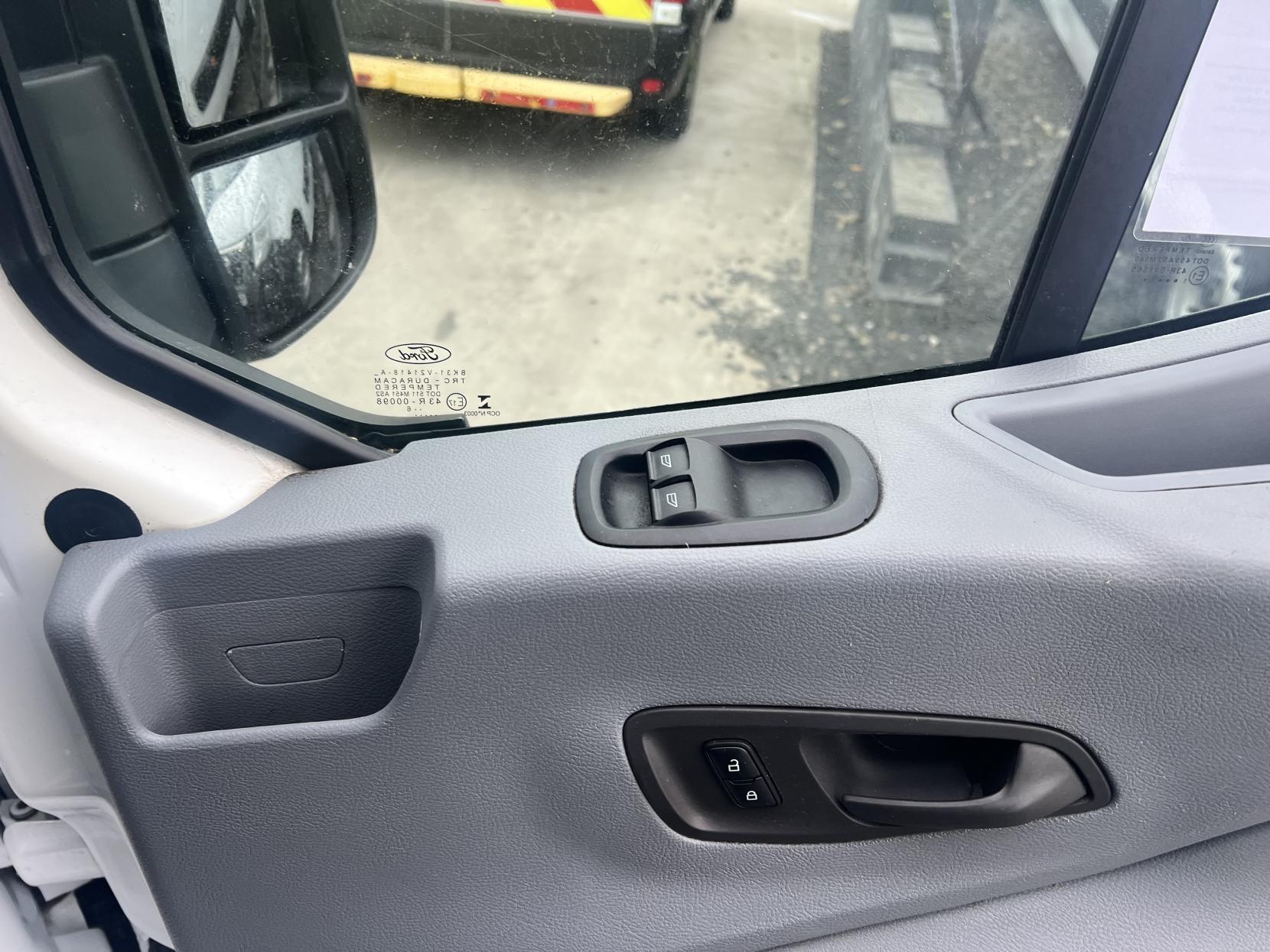 Ford Transit 2.0 350 EcoBlue Chassis Cab 2dr Diesel Manual FWD L2 H1 Euro 6 (105 ps)