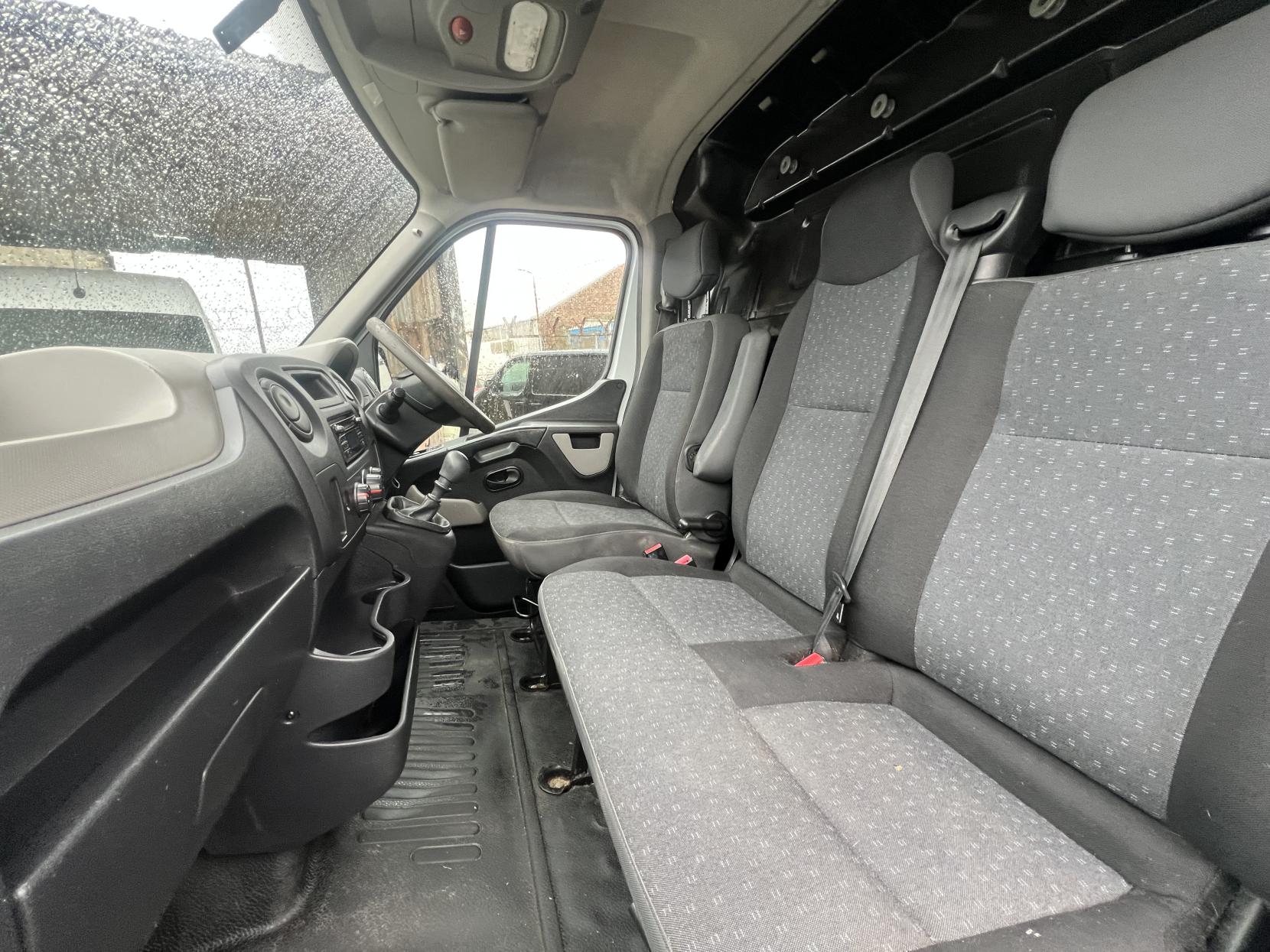 Vauxhall Movano 2.3 CDTi 3500 Panel Van 5dr Diesel Manual FWD L2 H2 Euro 5 (125 ps)