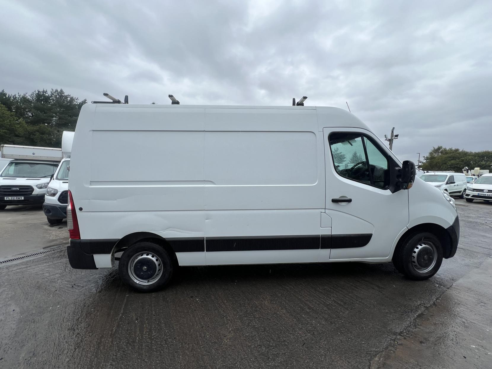 Vauxhall Movano 2.3 CDTi 3500 Panel Van 5dr Diesel Manual FWD L2 H2 Euro 5 (125 ps)