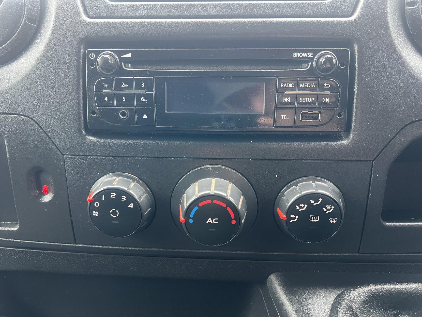 Vauxhall Movano 2.3 CDTi 3500 Panel Van 5dr Diesel Manual FWD L2 H2 Euro 5 (125 ps)