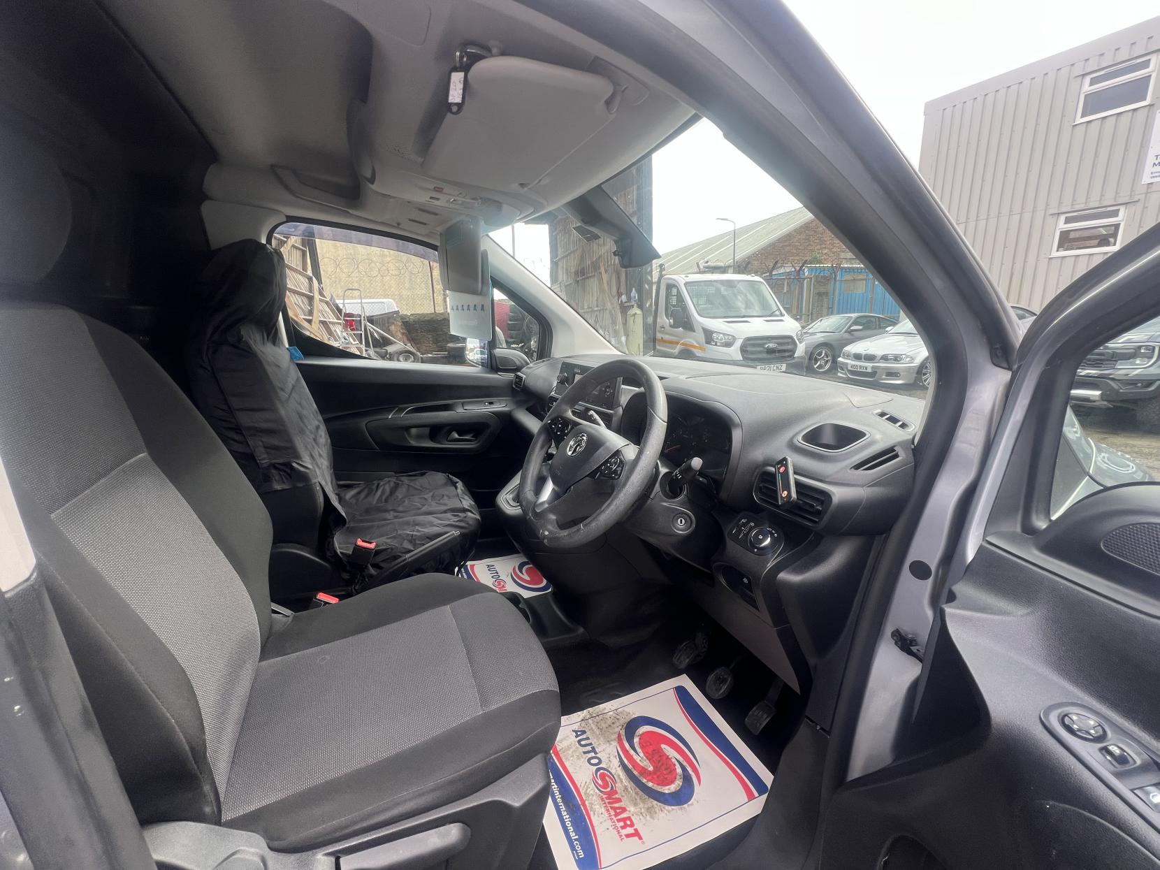Vauxhall Combo 1.5 Turbo D 2300 Edition Panel Van 4dr Diesel Manual L2 H1 Euro 6 (s/s) (100 ps)