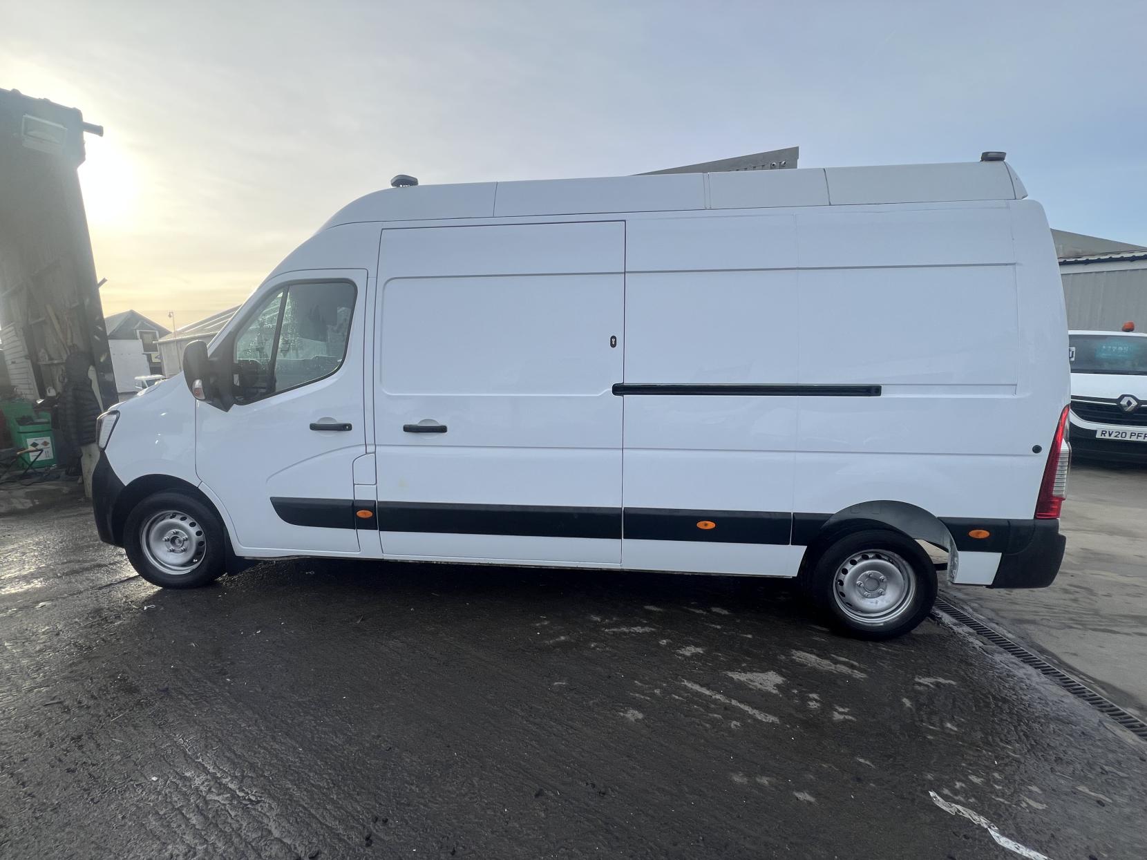 Renault Master 2.3 dCi ENERGY 35 Business Panel Van 4dr Diesel Manual FWD LWB High Roof Euro 6 (s/s) (150 bhp)