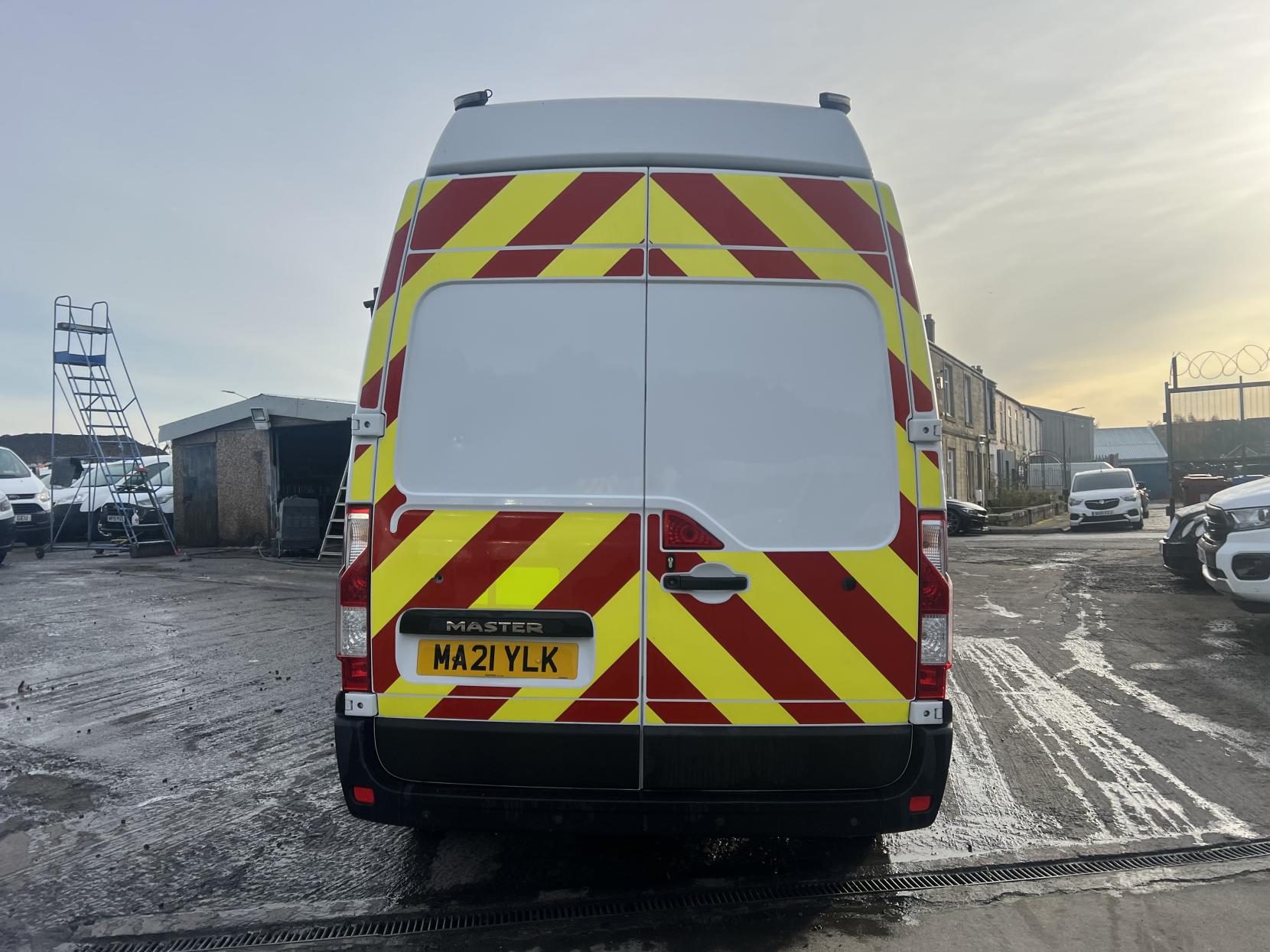 Renault Master 2.3 dCi ENERGY 35 Business Panel Van 4dr Diesel Manual FWD LWB High Roof Euro 6 (s/s) (150 bhp)