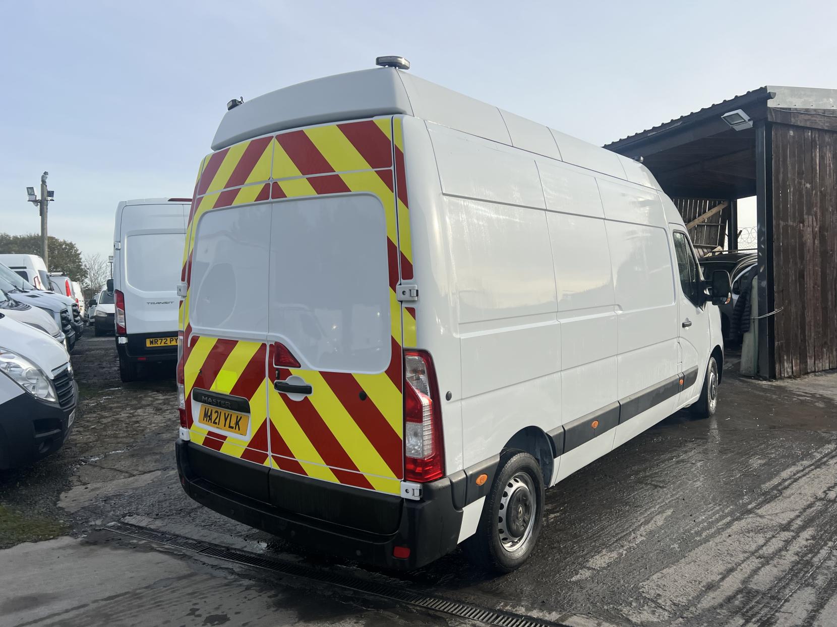 Renault Master 2.3 dCi ENERGY 35 Business Panel Van 4dr Diesel Manual FWD LWB High Roof Euro 6 (s/s) (150 bhp)