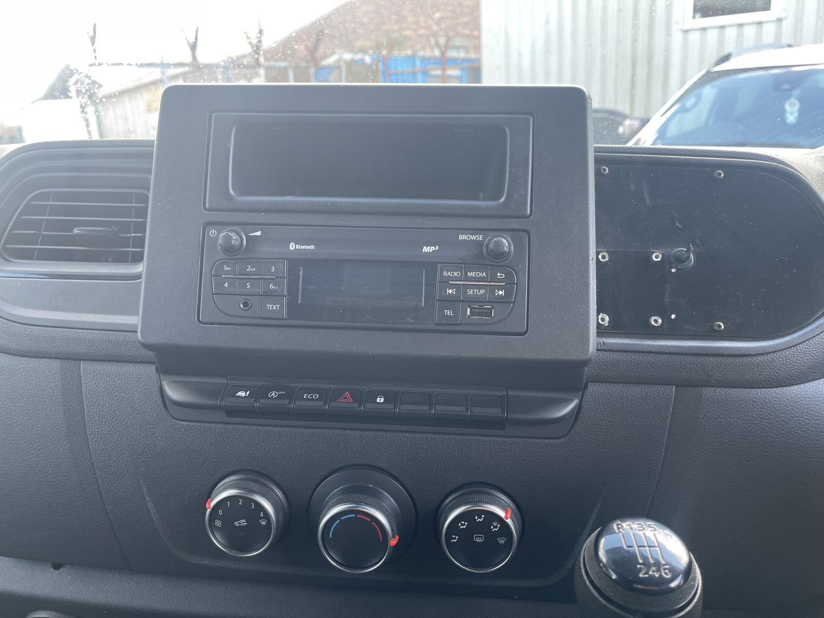 Renault Master 2.3 dCi ENERGY 35 Business Panel Van 4dr Diesel Manual FWD LWB Medium Roof Euro 6 (s/s) (150 bhp)