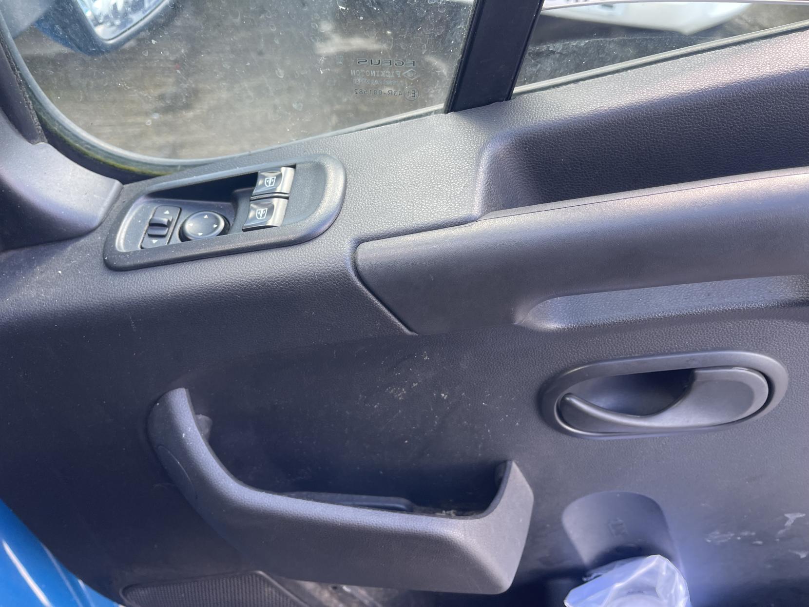 Renault Master 2.3 dCi ENERGY 35 Business Panel Van 4dr Diesel Manual FWD LWB Medium Roof Euro 6 (s/s) (150 bhp)