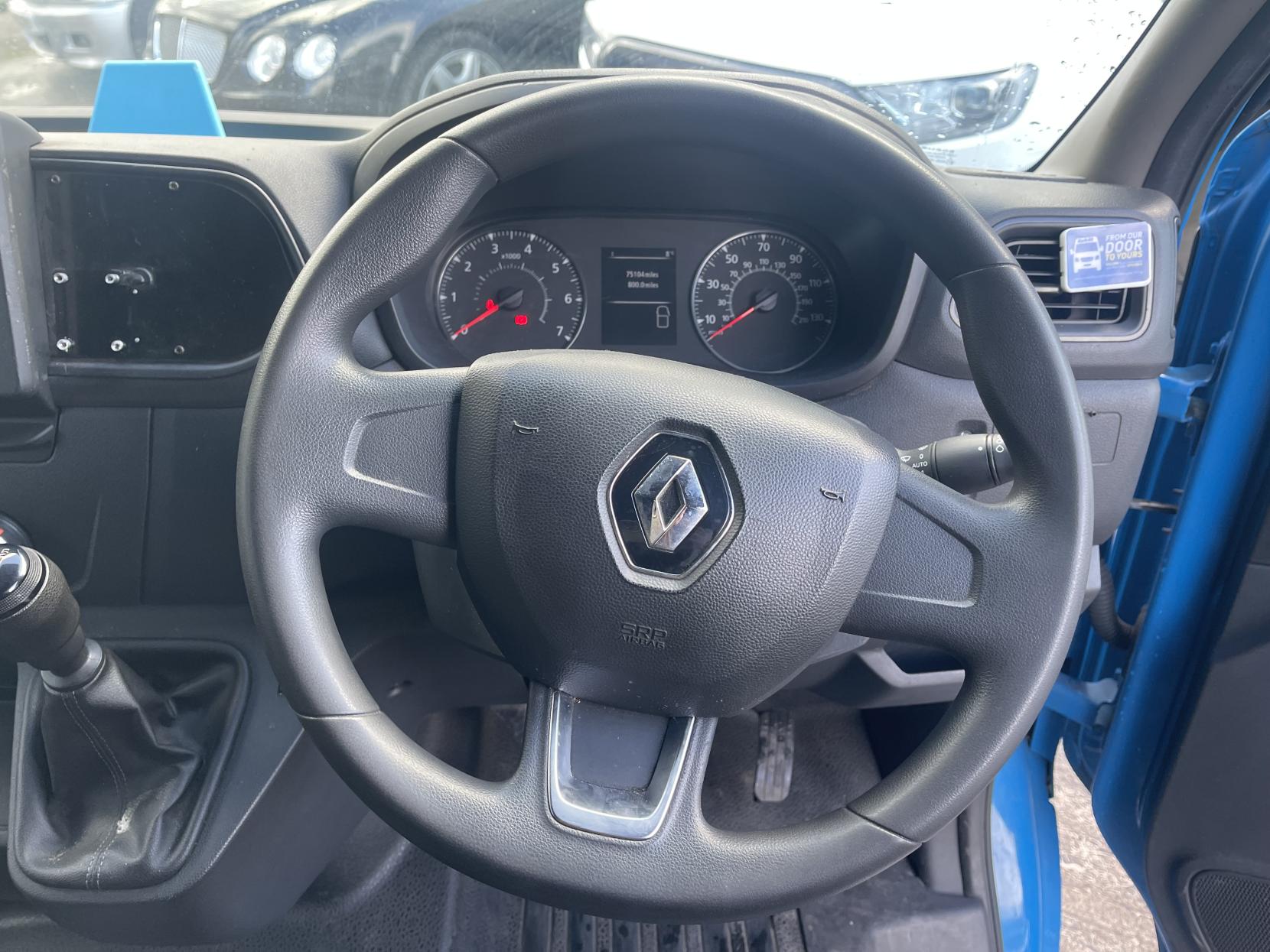 Renault Master 2.3 dCi ENERGY 35 Business Panel Van 4dr Diesel Manual FWD LWB Medium Roof Euro 6 (s/s) (150 bhp)