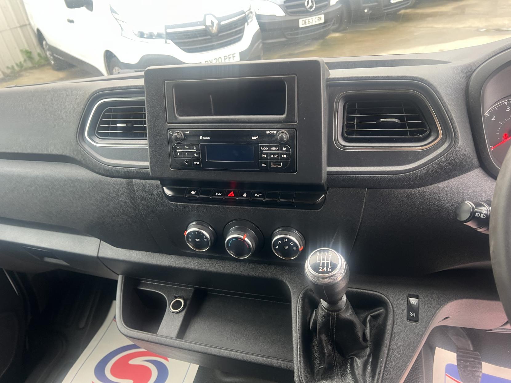 Nissan Interstar 2.3 dCi 35 Acenta Panel Van 4dr Diesel Manual FWD L3 H2 Euro 6 (135 ps)