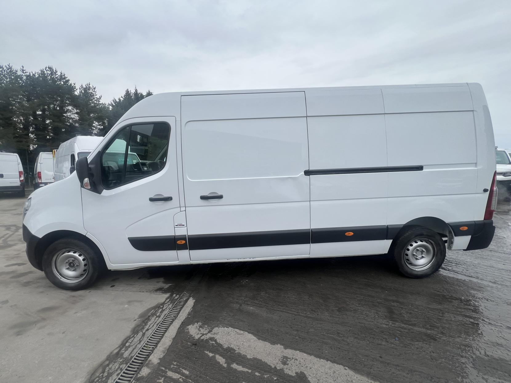 Nissan Interstar 2.3 dCi 35 Acenta Panel Van 4dr Diesel Manual FWD L3 H2 Euro 6 (135 ps)
