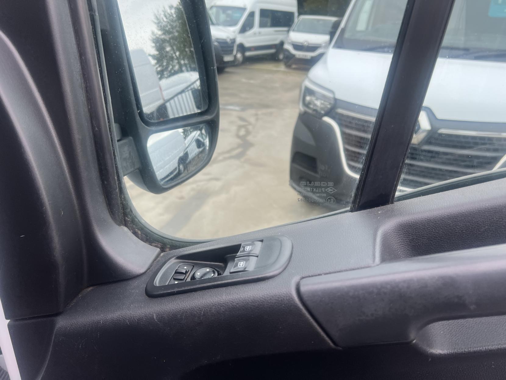 Nissan Interstar 2.3 dCi 35 Acenta Panel Van 4dr Diesel Manual FWD L3 H2 Euro 6 (135 ps)