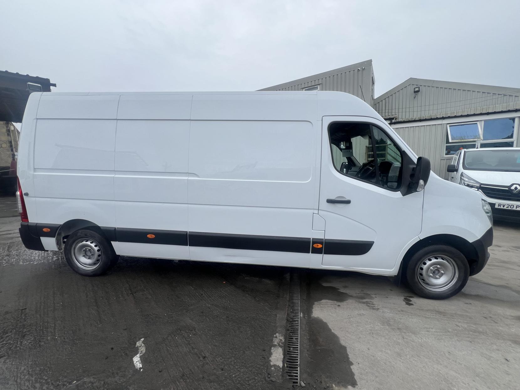 Nissan Interstar 2.3 dCi 35 Acenta Panel Van 4dr Diesel Manual FWD L3 H2 Euro 6 (135 ps)