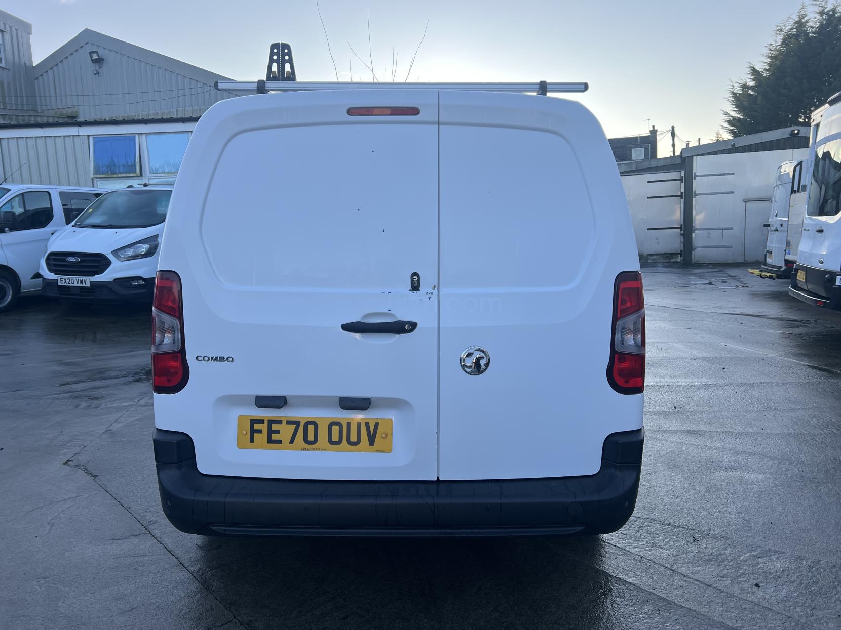 Vauxhall Combo 1.5 Turbo D 2300 Edition Crew Van Double Cab 4dr Diesel Manual L2 Euro 6 (s/s) (100 ps)