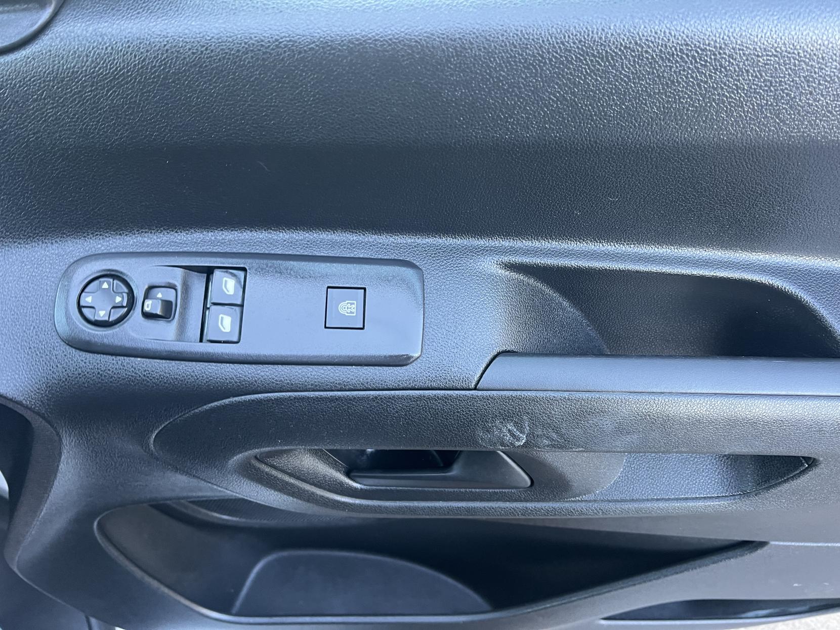 Vauxhall Combo 1.5 Turbo D 2300 Edition Crew Van Double Cab 4dr Diesel Manual L2 Euro 6 (s/s) (100 ps)