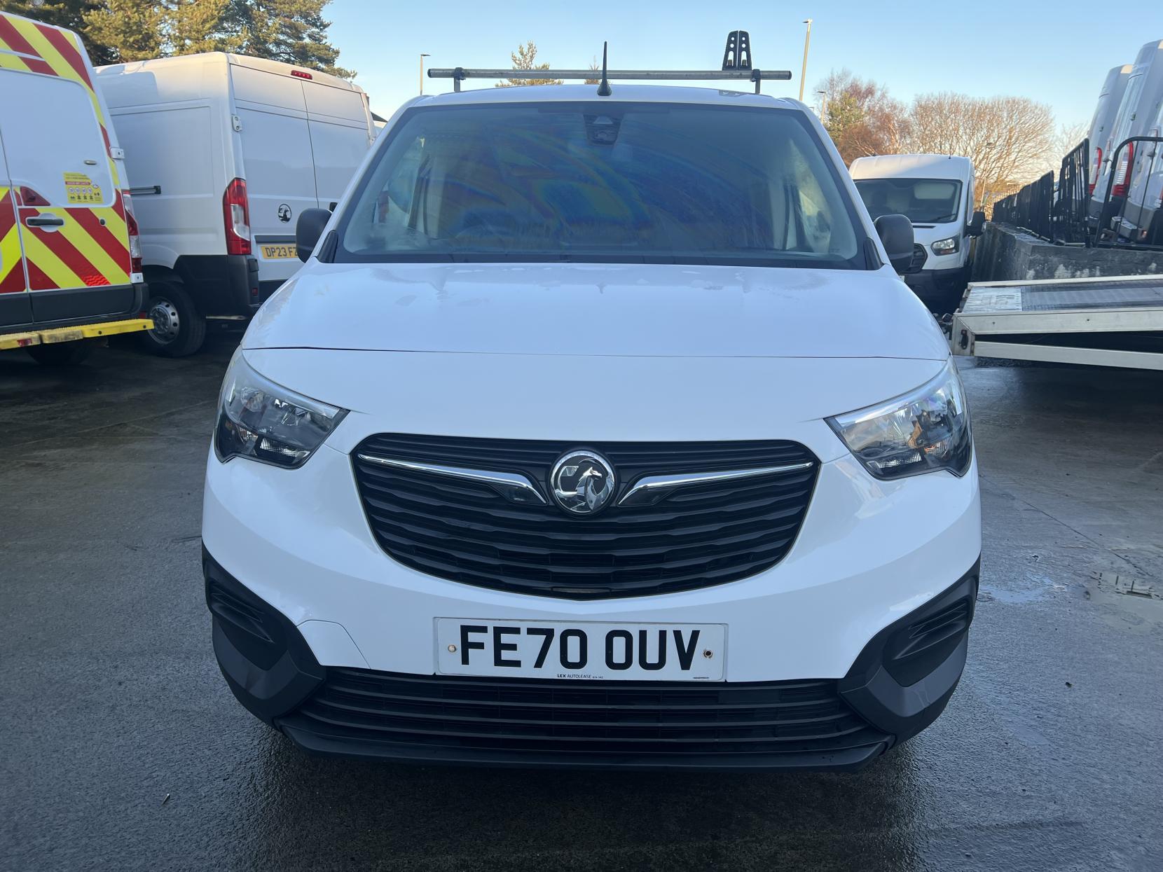 Vauxhall Combo 1.5 Turbo D 2300 Edition Crew Van Double Cab 4dr Diesel Manual L2 Euro 6 (s/s) (100 ps)