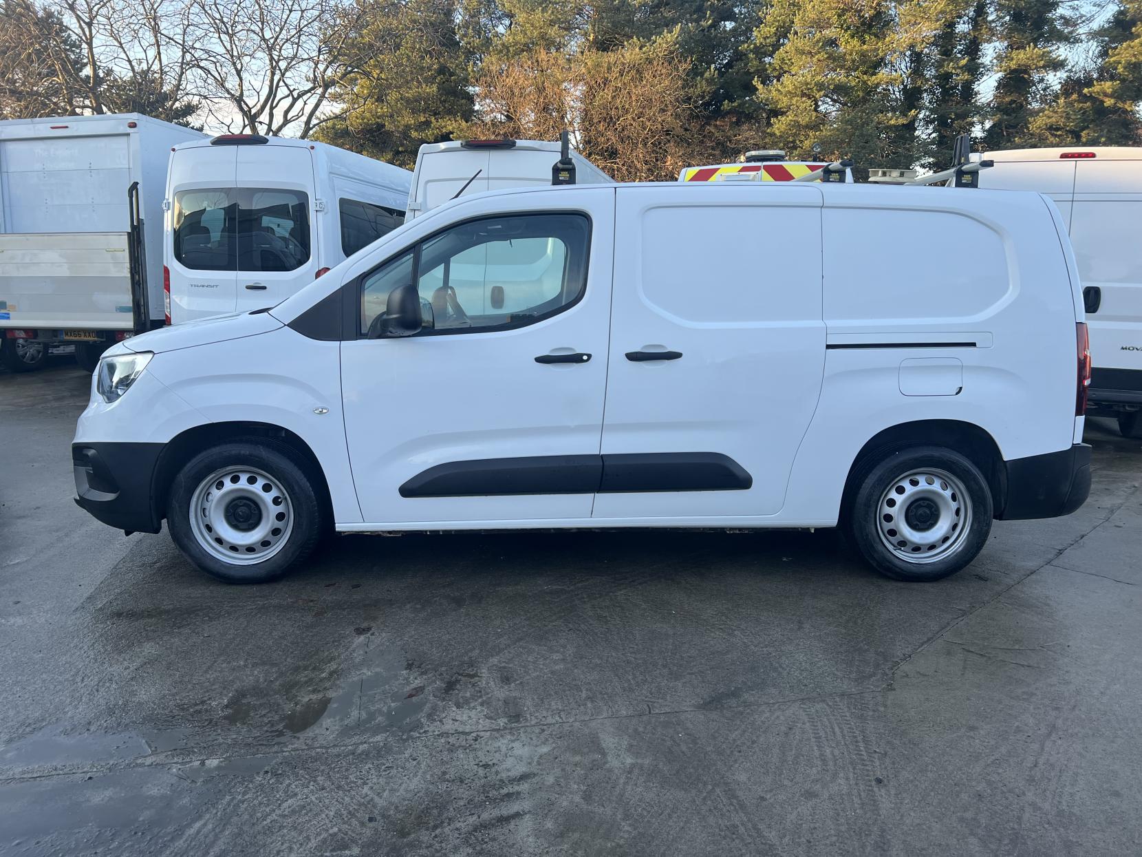 Vauxhall Combo 1.5 Turbo D 2300 Edition Crew Van Double Cab 4dr Diesel Manual L2 Euro 6 (s/s) (100 ps)