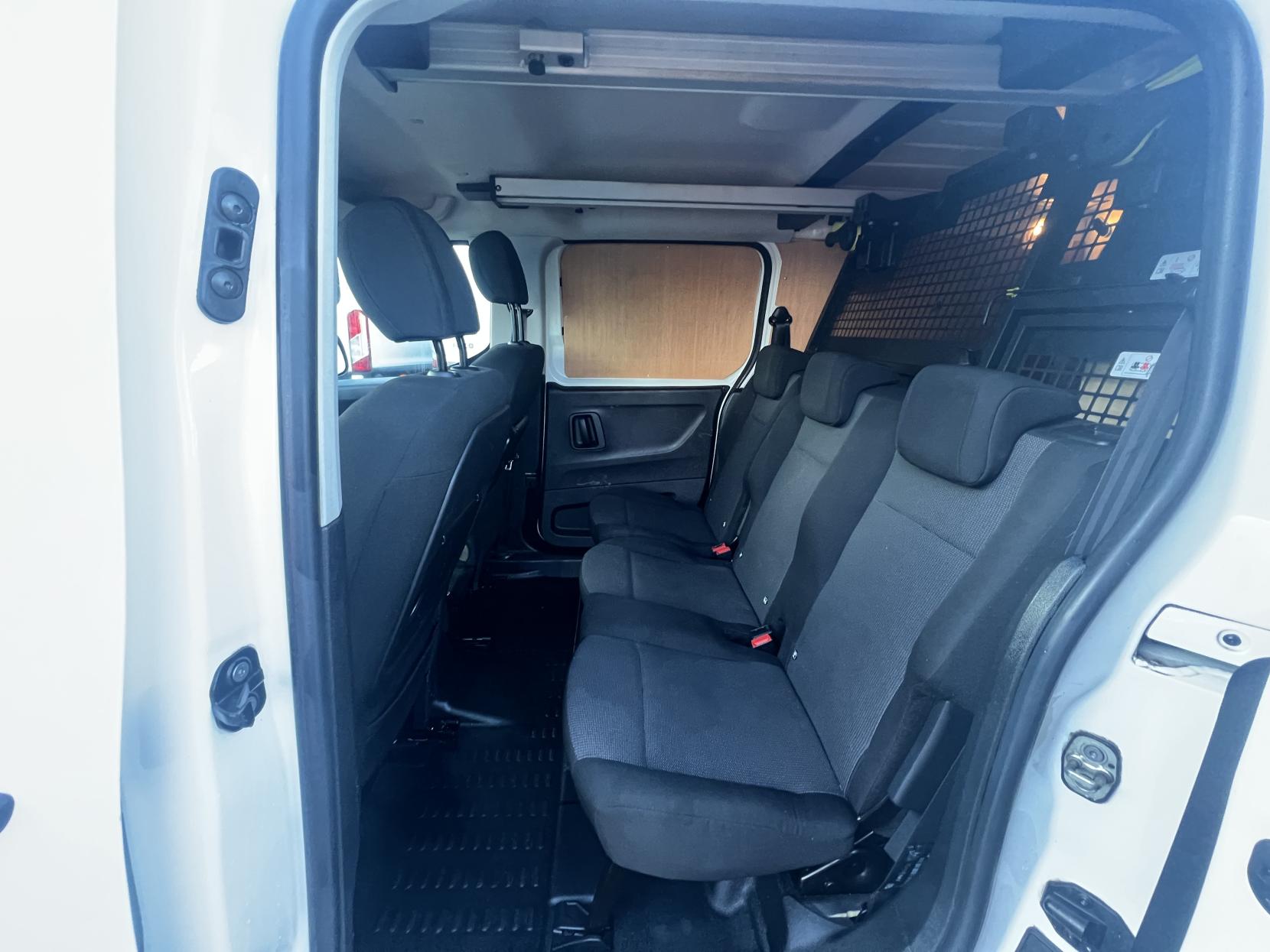 Vauxhall Combo 1.5 Turbo D 2300 Edition Crew Van Double Cab 4dr Diesel Manual L2 Euro 6 (s/s) (100 ps)