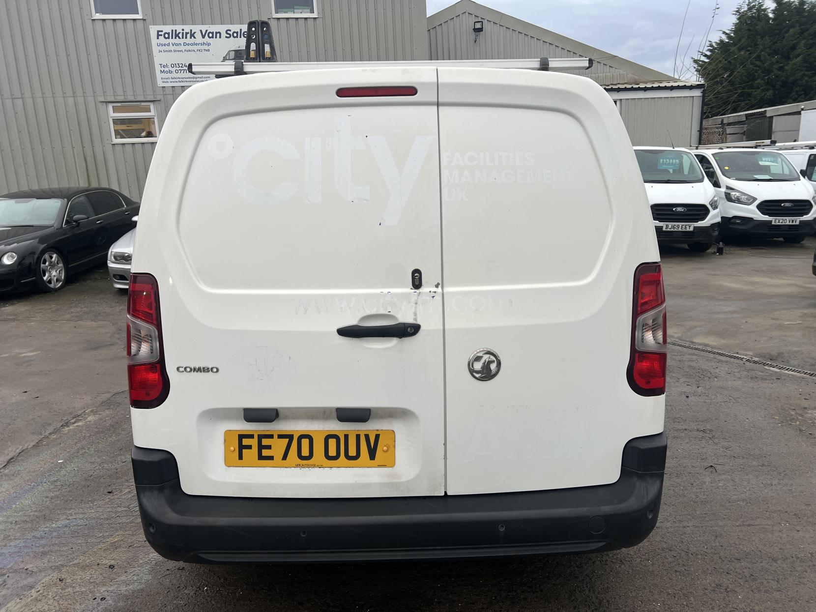 Vauxhall Combo 1.5 Turbo D 2300 Edition Crew Van Double Cab 4dr Diesel Manual L2 Euro 6 (s/s) (100 ps)