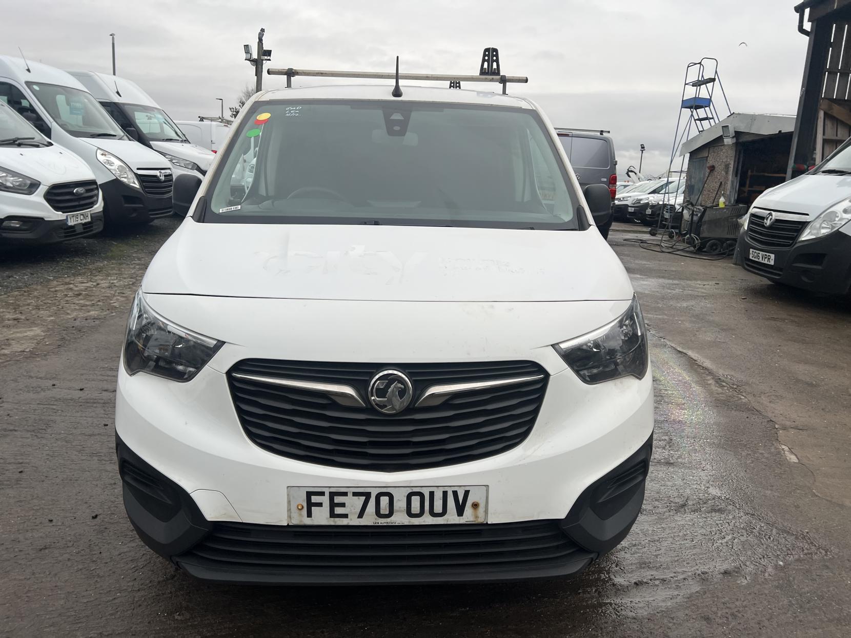 Vauxhall Combo 1.5 Turbo D 2300 Edition Crew Van Double Cab 4dr Diesel Manual L2 Euro 6 (s/s) (100 ps)