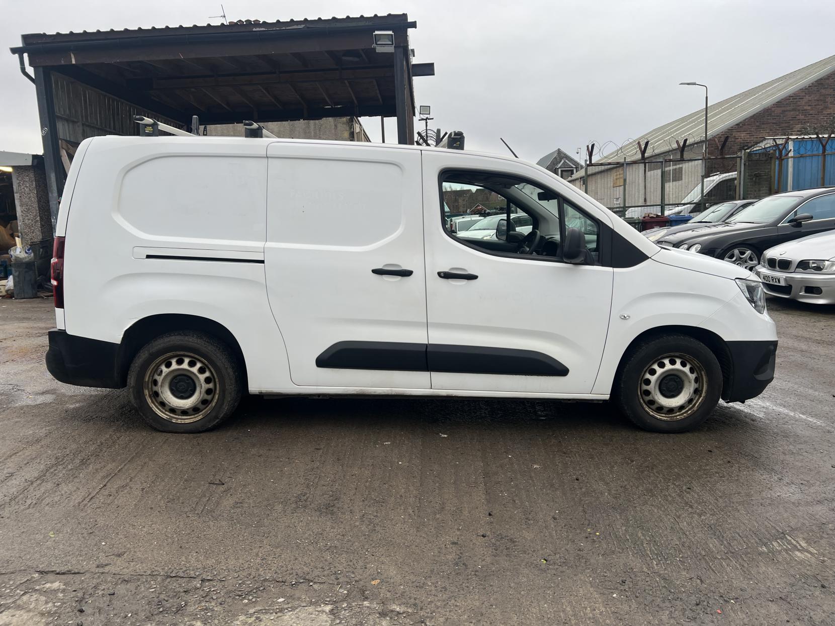 Vauxhall Combo 1.5 Turbo D 2300 Edition Crew Van Double Cab 4dr Diesel Manual L2 Euro 6 (s/s) (100 ps)