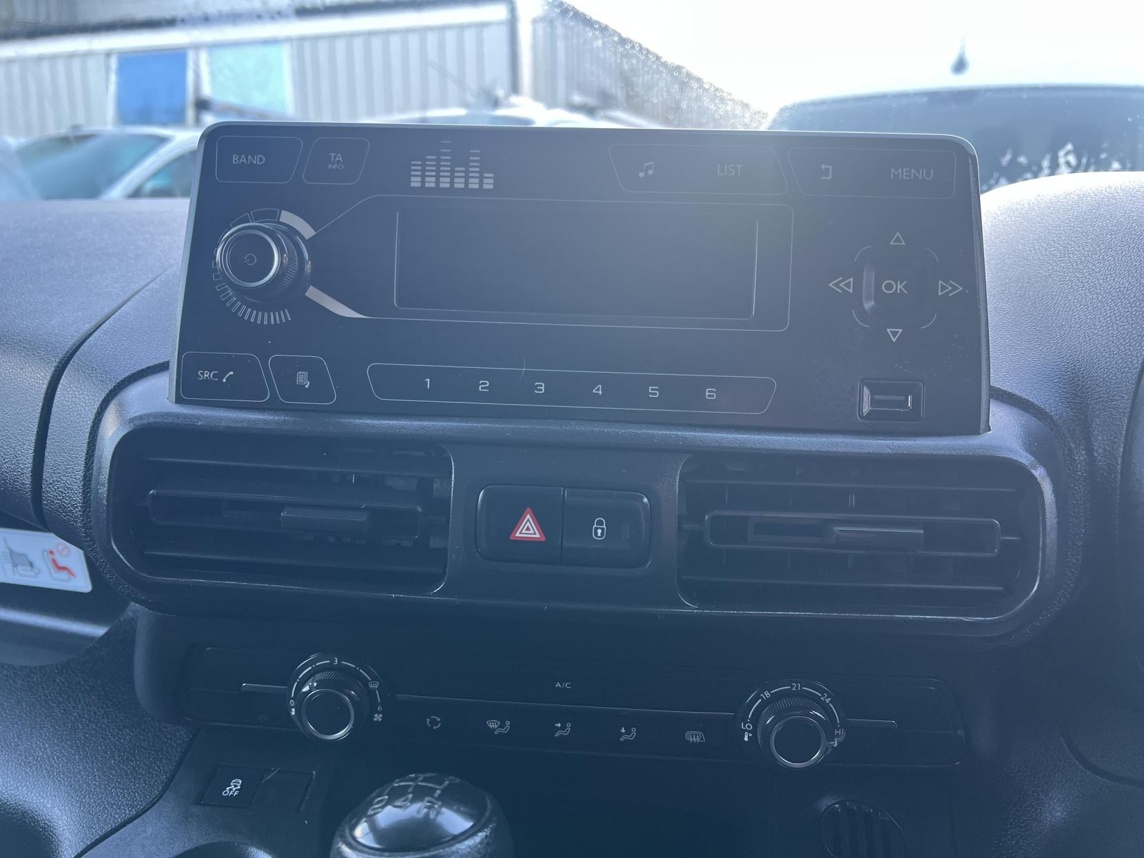 Vauxhall Combo 1.5 Turbo D 2300 Edition Crew Van Double Cab 4dr Diesel Manual L2 Euro 6 (s/s) (100 ps)