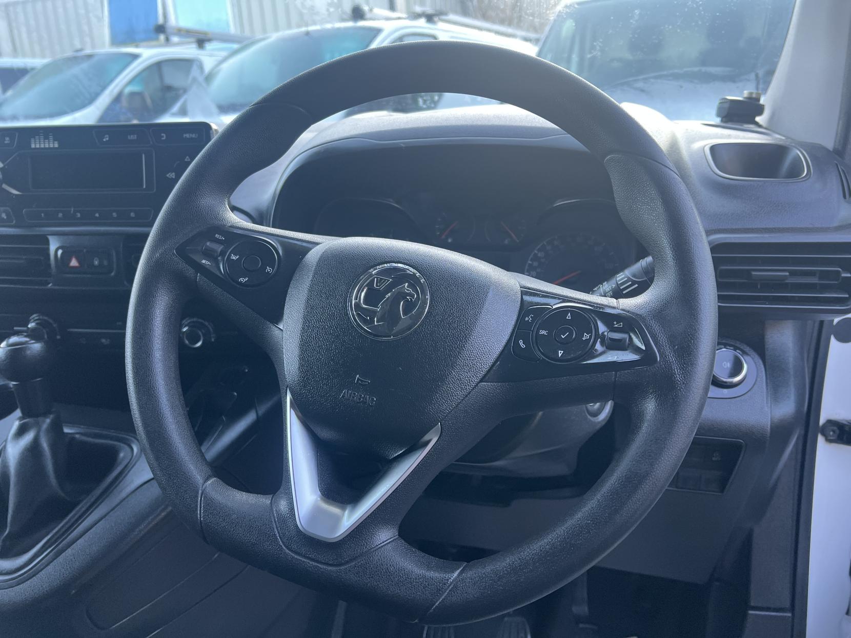 Vauxhall Combo 1.5 Turbo D 2300 Edition Crew Van Double Cab 4dr Diesel Manual L2 Euro 6 (s/s) (100 ps)