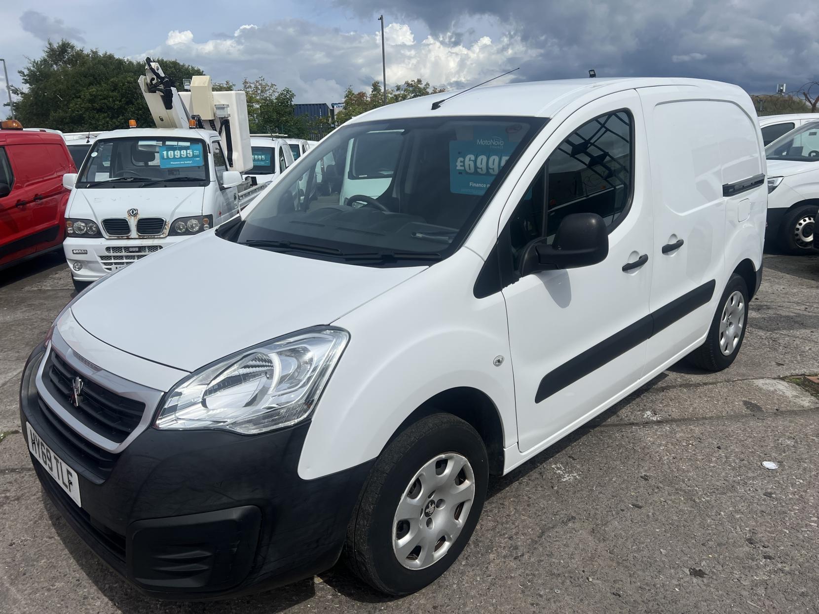 Peugeot e-Partner 49Kw SE Panel Van 6dr Electric Automatic FWD L2 H1 (0 g/km, 65.71 bhp)