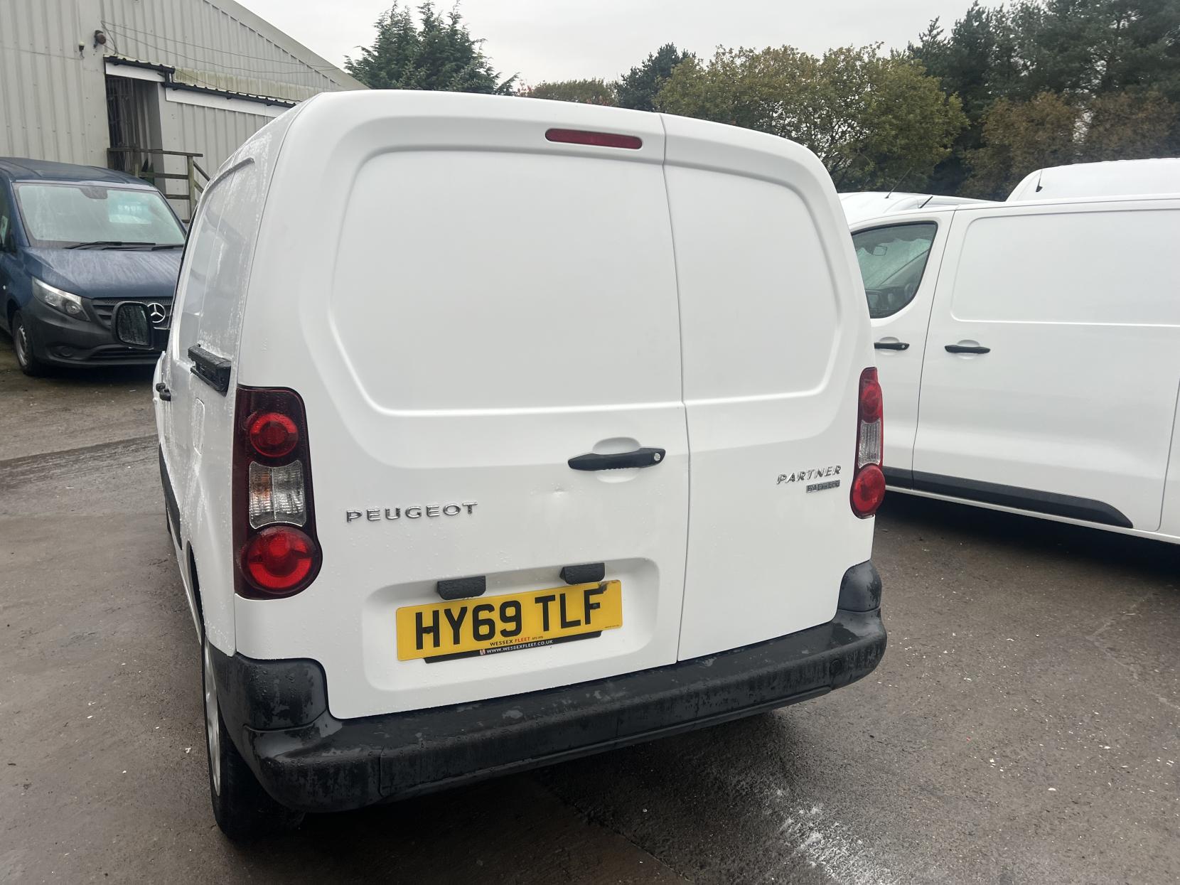 Peugeot e-Partner 49Kw SE Panel Van 6dr Electric Automatic FWD L2 H1 (0 g/km, 65.71 bhp)