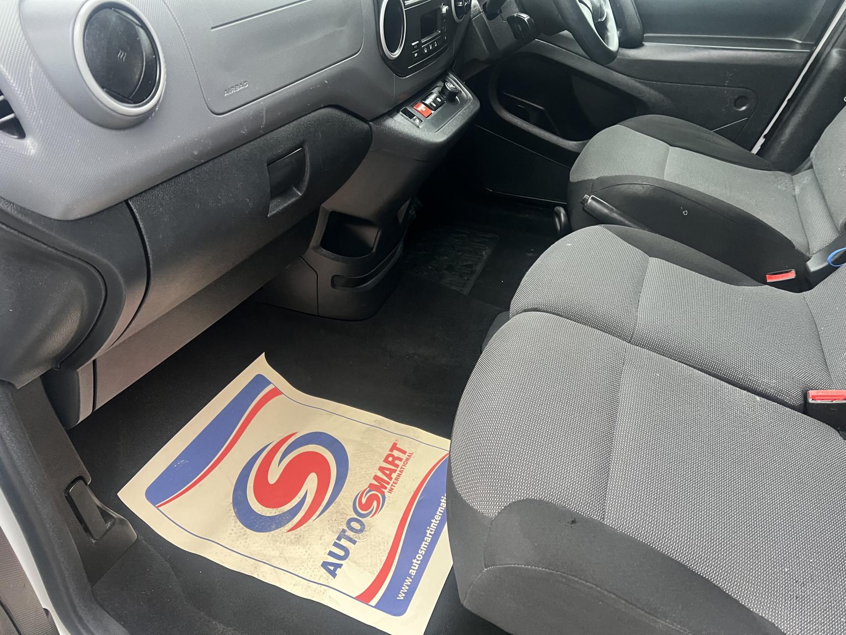 Peugeot e-Partner 49Kw SE Panel Van 6dr Electric Automatic FWD L2 H1 (0 g/km, 65.71 bhp)