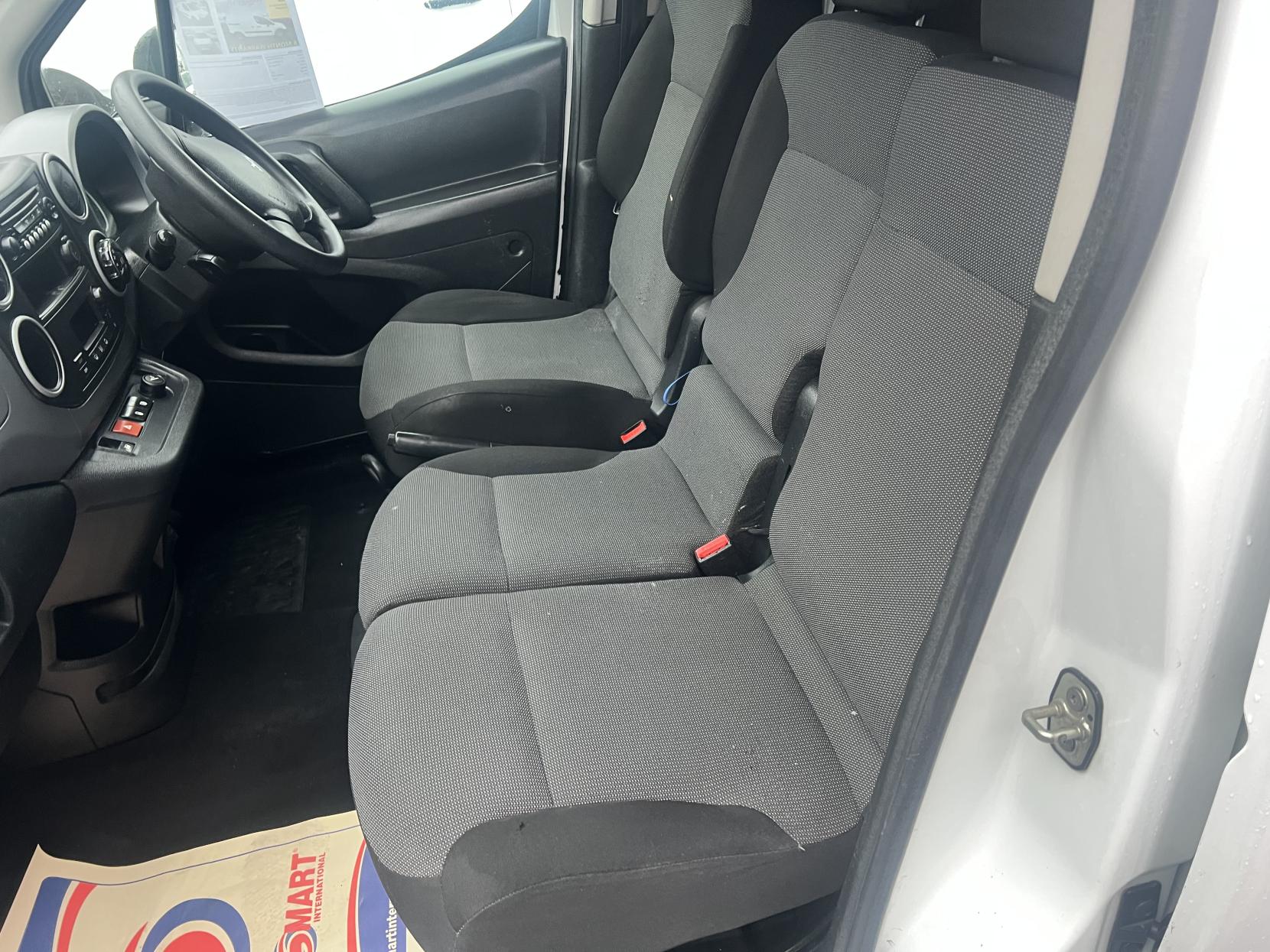 Peugeot e-Partner 49Kw SE Panel Van 6dr Electric Automatic FWD L2 H1 (0 g/km, 65.71 bhp)