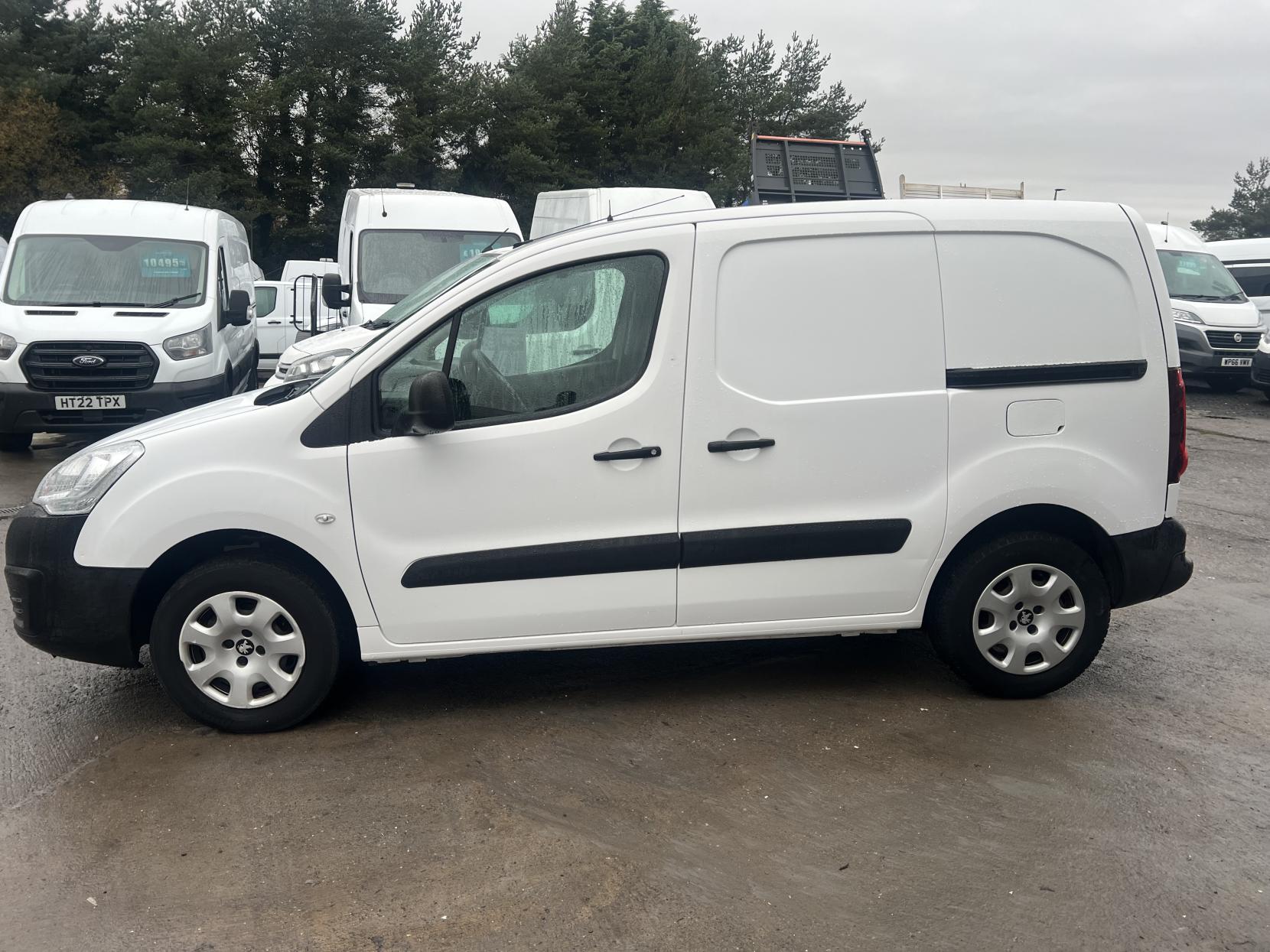 Peugeot e-Partner 49Kw SE Panel Van 6dr Electric Automatic FWD L2 H1 (0 g/km, 65.71 bhp)