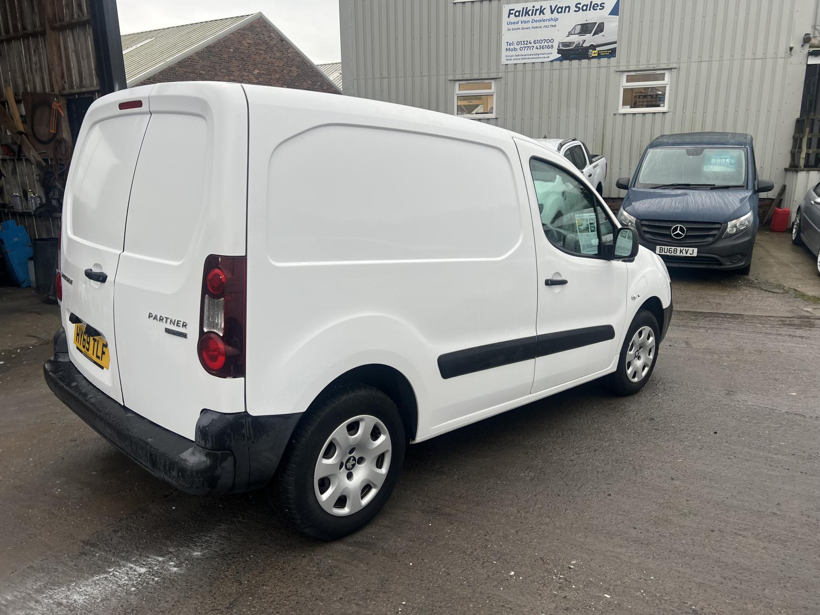Peugeot e-Partner 49Kw SE Panel Van 6dr Electric Automatic FWD L2 H1 (0 g/km, 65.71 bhp)