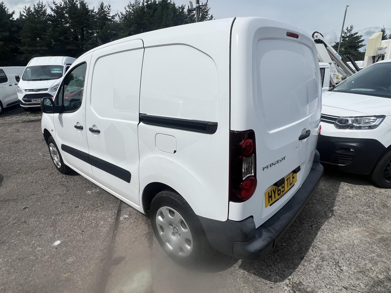 Peugeot e-Partner 49Kw SE Panel Van 6dr Electric Automatic FWD L2 H1 (0 g/km, 65.71 bhp)