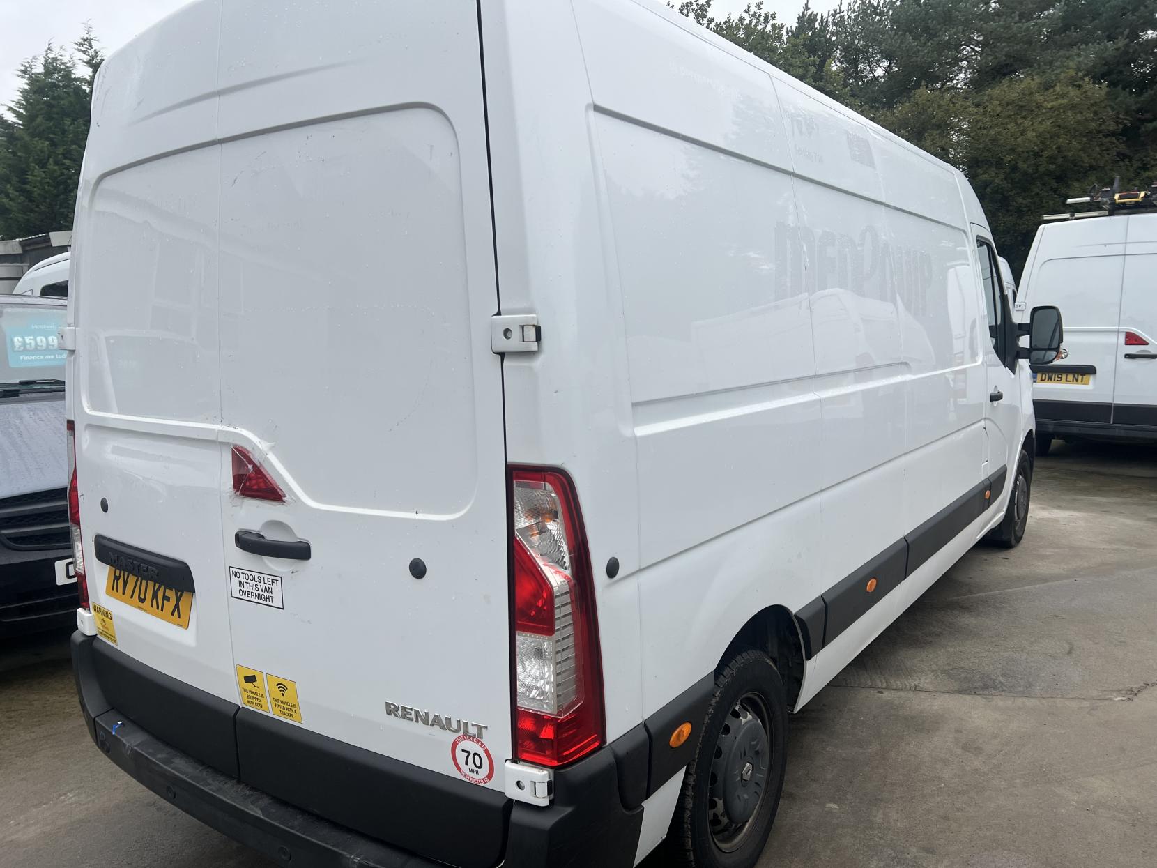 Renault Master 2.3 dCi ENERGY 35 Business Panel Van 4dr Diesel Manual FWD LWB Medium Roof Euro 6 (s/s) (150 bhp)