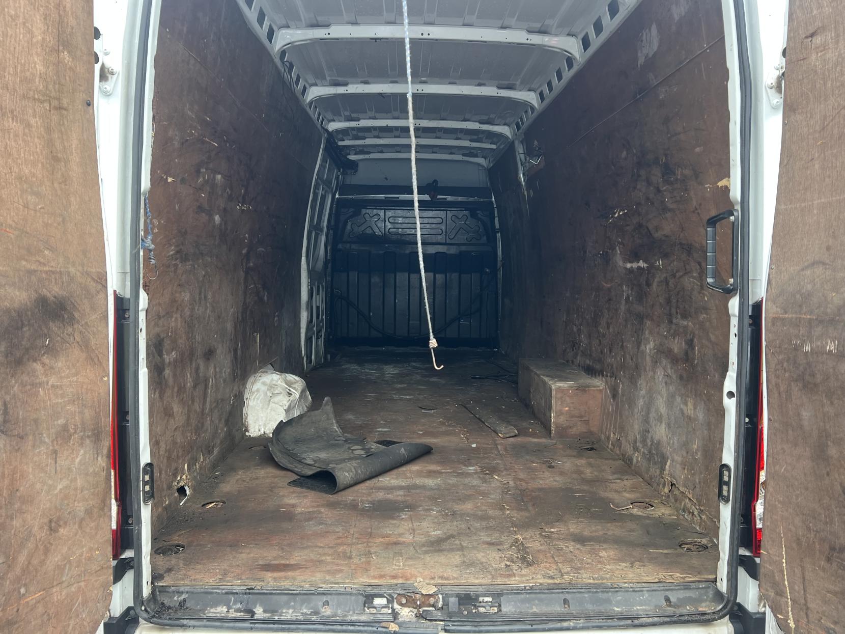 Iveco Daily 2.3D HPI 14V 35S 4100 Panel Van 5dr Diesel Manual LWB H2 Euro 6 (s/s) (136 ps)