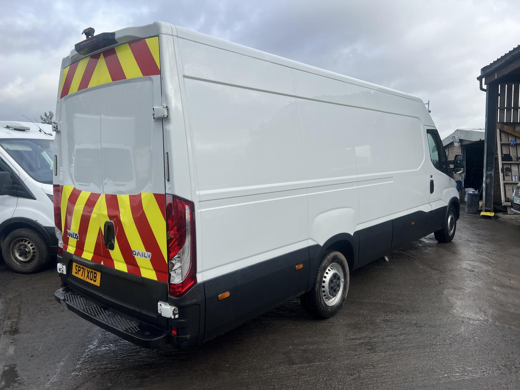 Iveco Daily 2.3D HPI 14V 35S 4100 Panel Van 5dr Diesel Manual LWB H2 Euro 6 (s/s) (136 ps)