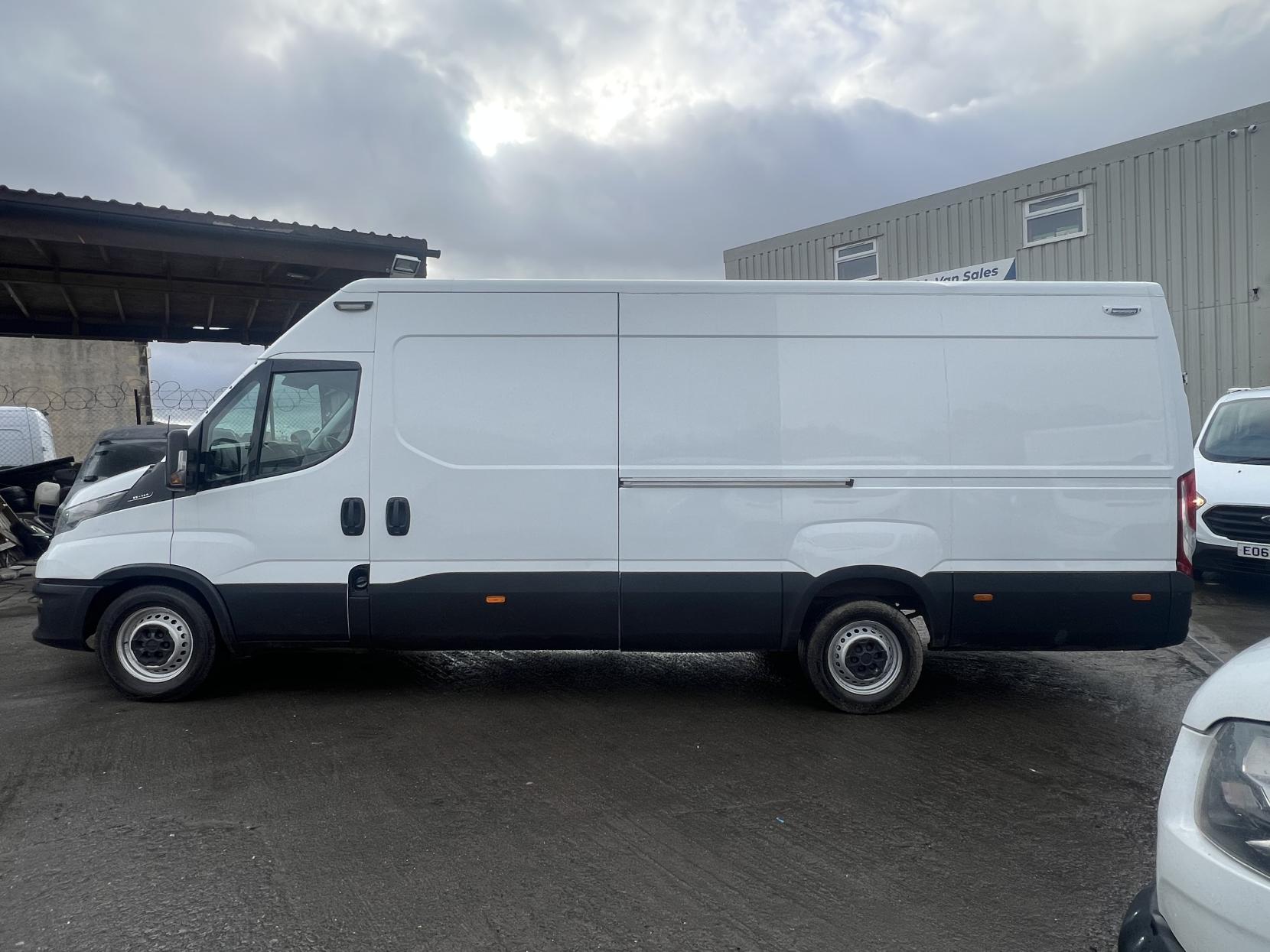 Iveco Daily 2.3D HPI 14V 35S 4100 Panel Van 5dr Diesel Manual LWB H2 Euro 6 (s/s) (136 ps)