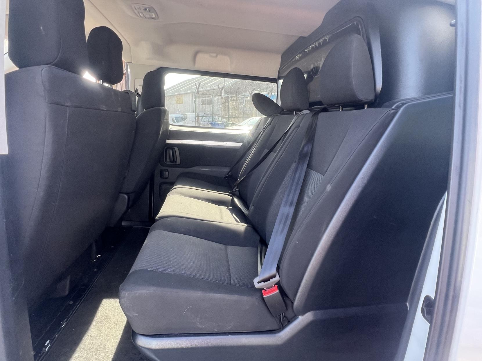 Vauxhall Vivaro 2.0 Turbo D 3100 Dynamic Crew Van Double Cab 6dr Diesel Manual L2 H1 Euro 6 (s/s) (145 ps)